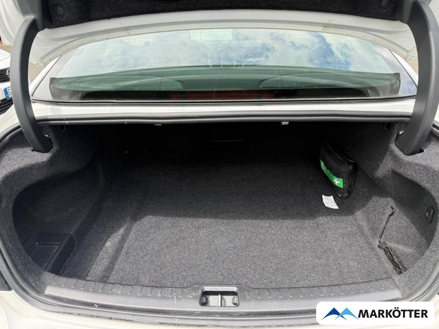 Fahrzeugabbildung Volvo S60 B4 Plus Dark ACC/360°/STHZ/LHZ/H&K/PANO