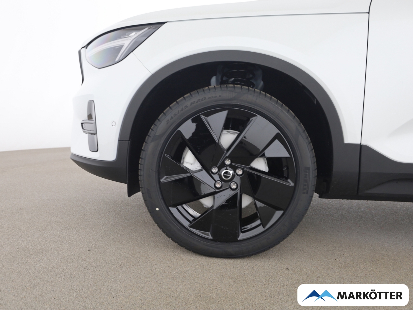 Fahrzeugabbildung Volvo XC40 B3 Plus Black Edition/Keyless/H&K/SHZ+LHZ