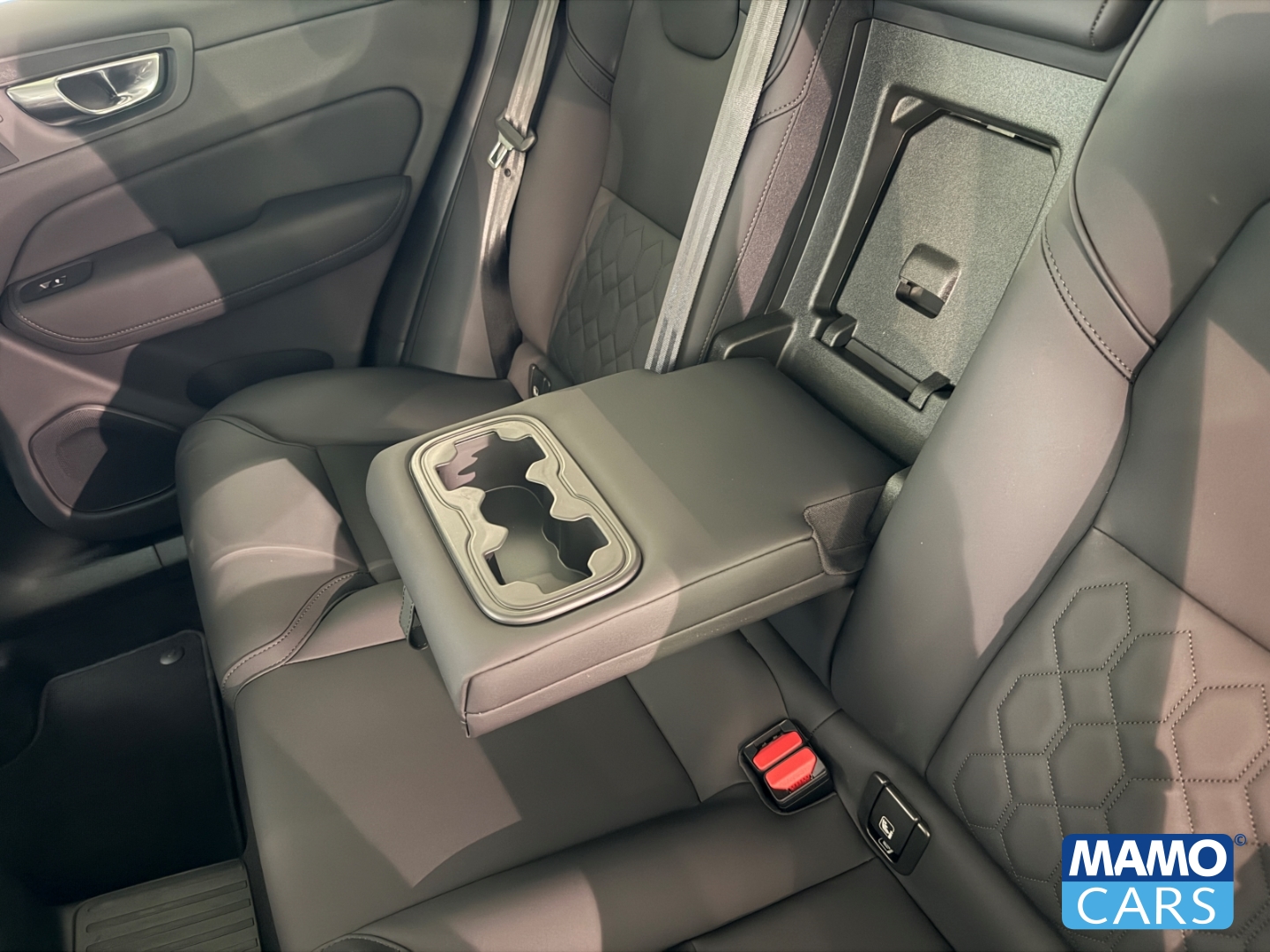 Fahrzeugabbildung Volvo XC60 T8 Plus Bright AWD ACC/BLIS/FSH/CAM