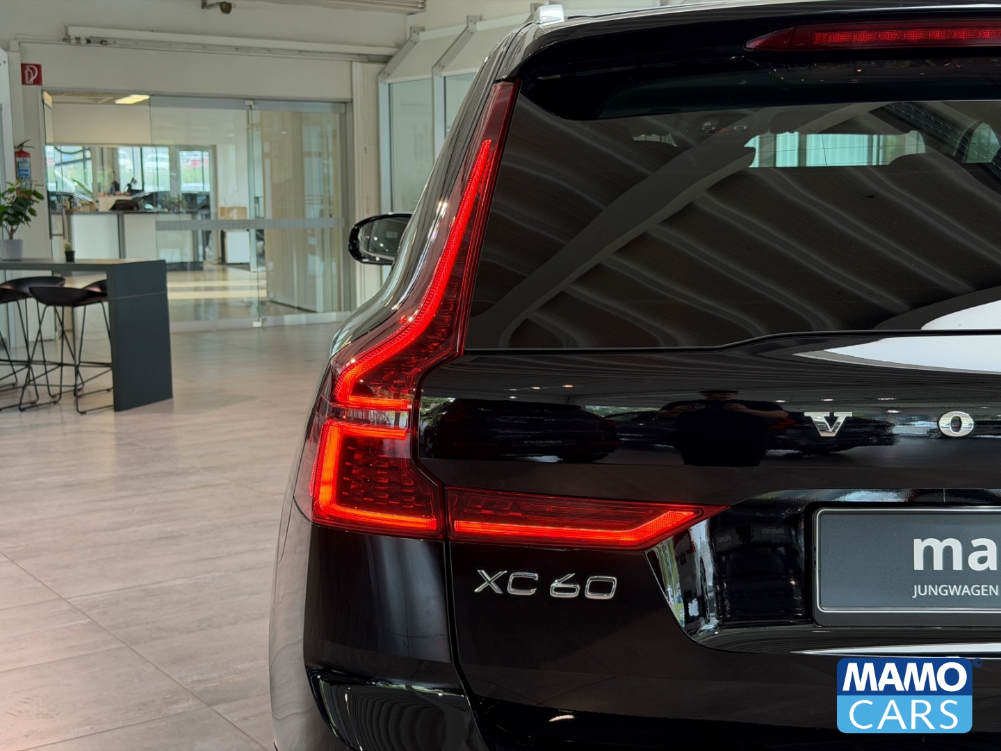 Fahrzeugabbildung Volvo XC60 T8 Plus Bright AWD ACC/BLIS/FSH/CAM