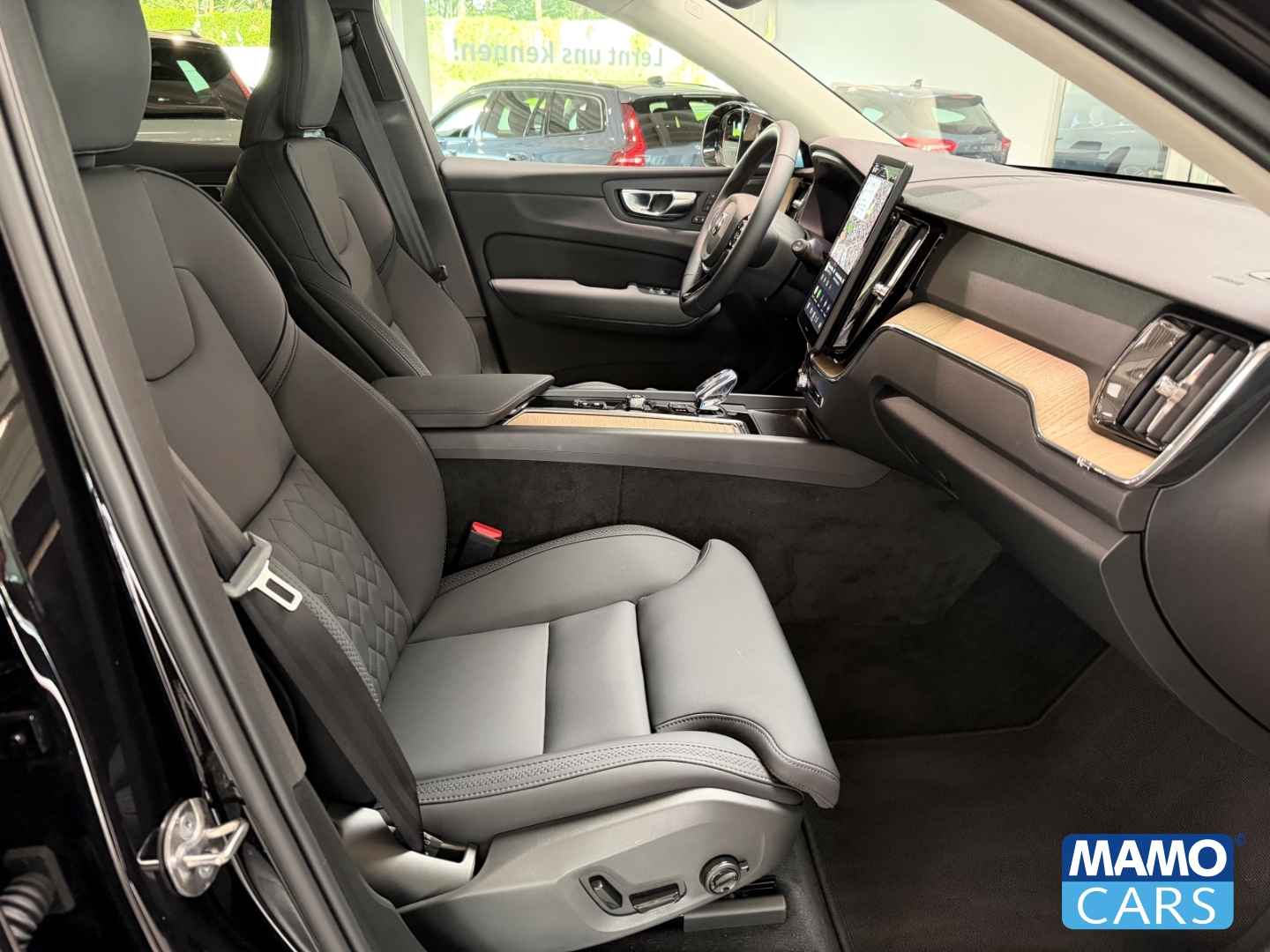 Fahrzeugabbildung Volvo XC60 T8 Plus Bright AWD ACC/BLIS/FSH/CAM