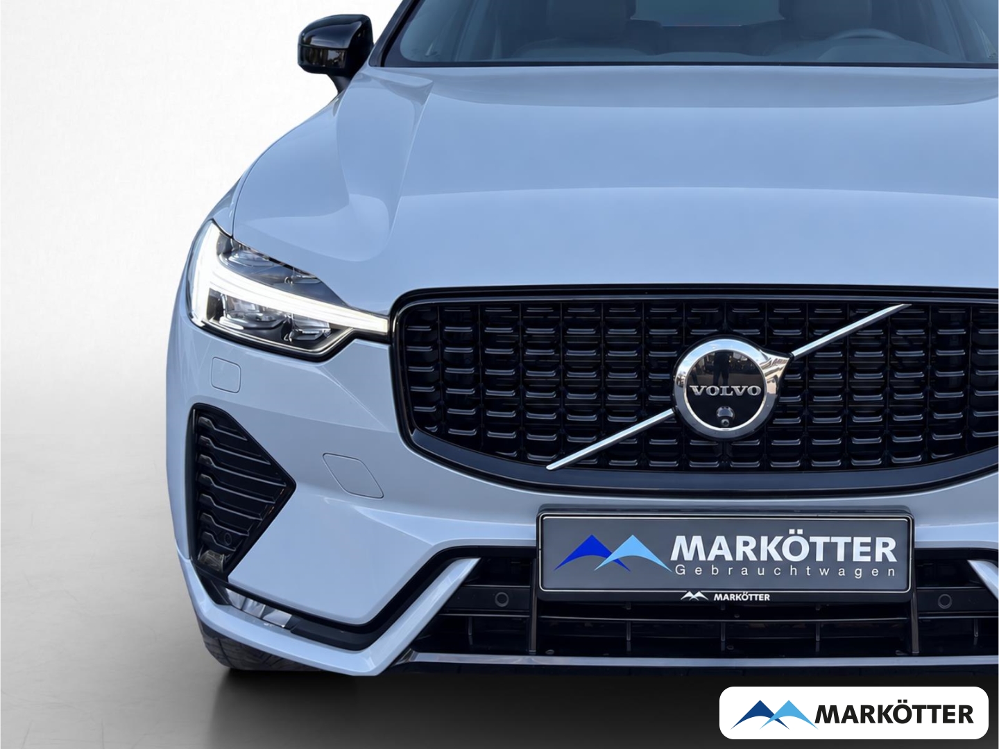 Fahrzeugabbildung Volvo XC60 Plus Dark 2WD B4 Diesel/360°/H&K Sound/AHK