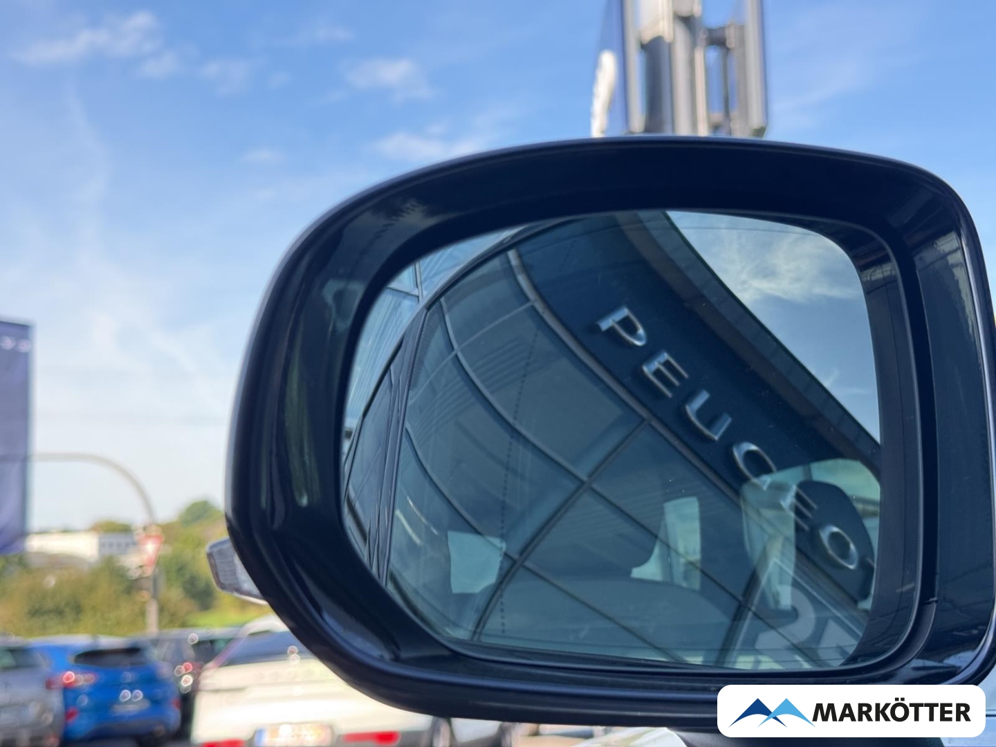 Fahrzeugabbildung Volvo XC60 Plus Dark 2WD B4 Diesel/360°/H&K Sound/AHK