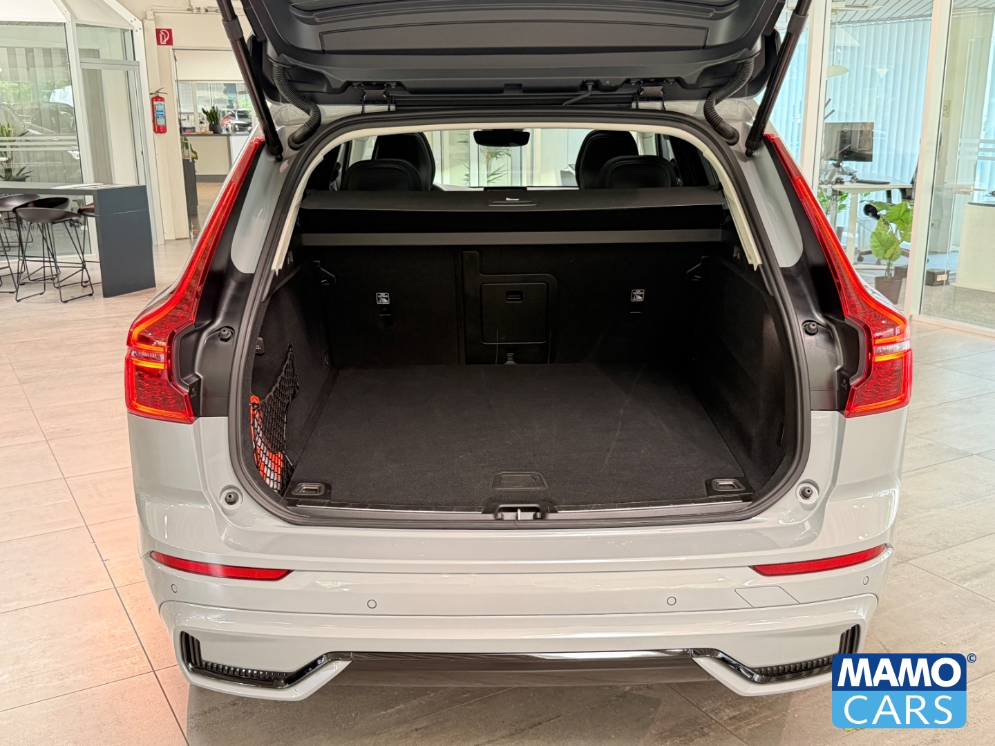 Fahrzeugabbildung Volvo XC60 B5 AWD Plus Dark ACC/BLIS/360°/SHZ/PANO