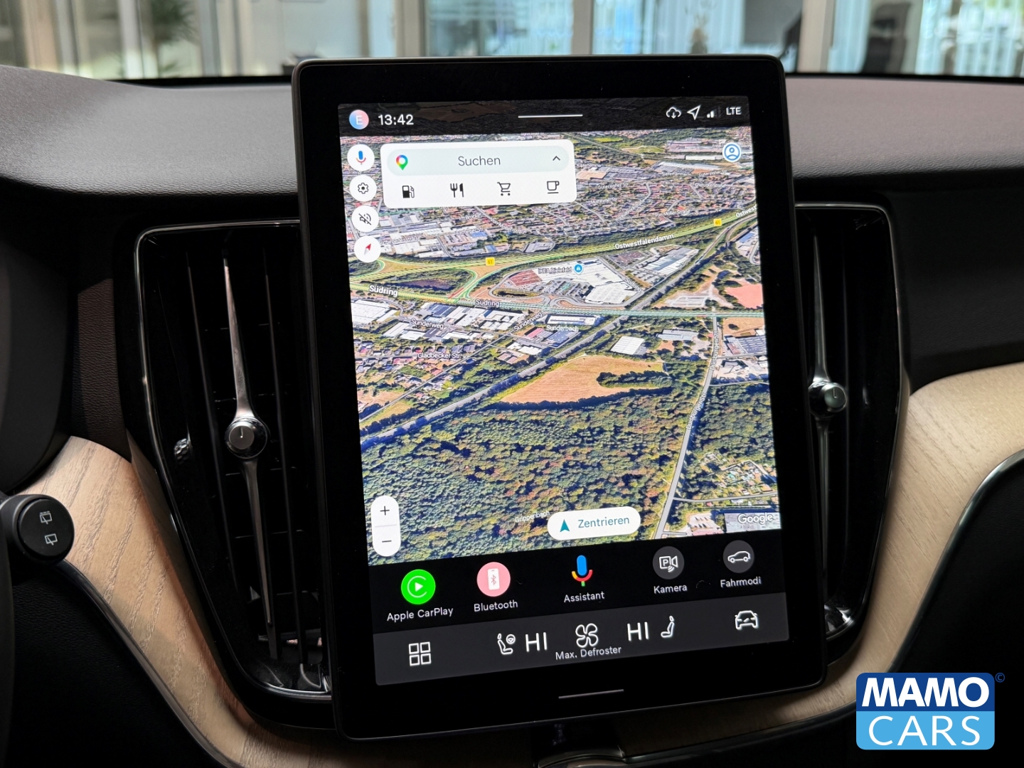 Fahrzeugabbildung Volvo XC60 B5 AWD Plus Dark ACC/BLIS/360°/SHZ/PANO