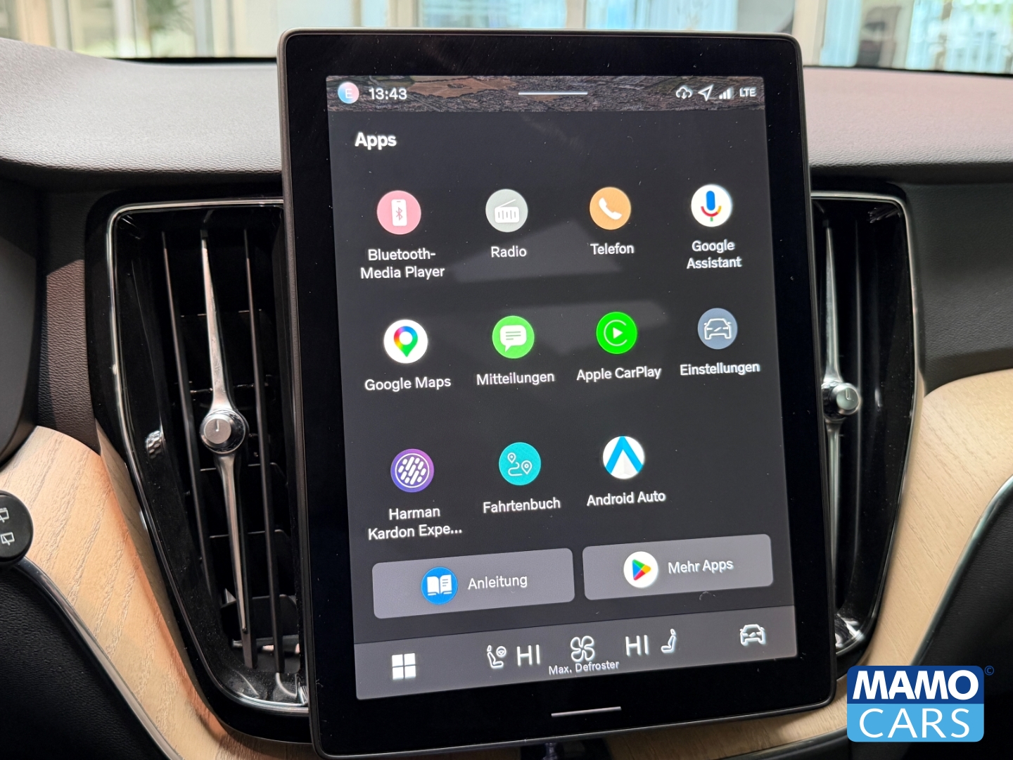 Fahrzeugabbildung Volvo XC60 B5 AWD Plus Dark ACC/BLIS/360°/SHZ/PANO