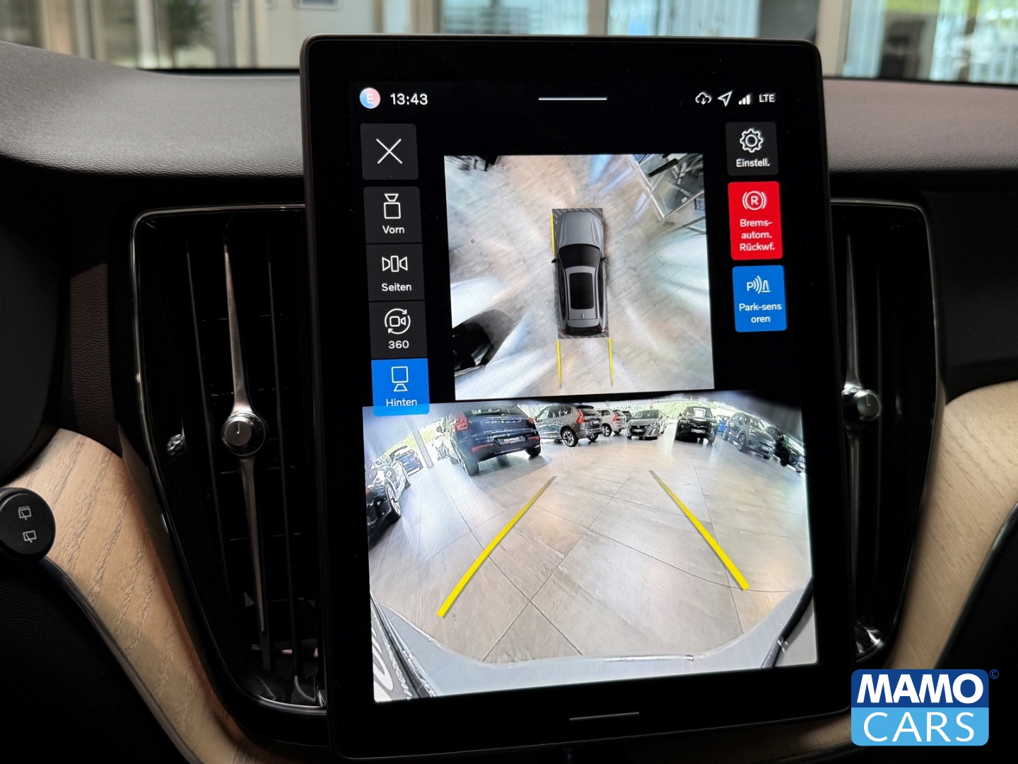Fahrzeugabbildung Volvo XC60 B5 AWD Plus Dark ACC/BLIS/360°/SHZ/PANO