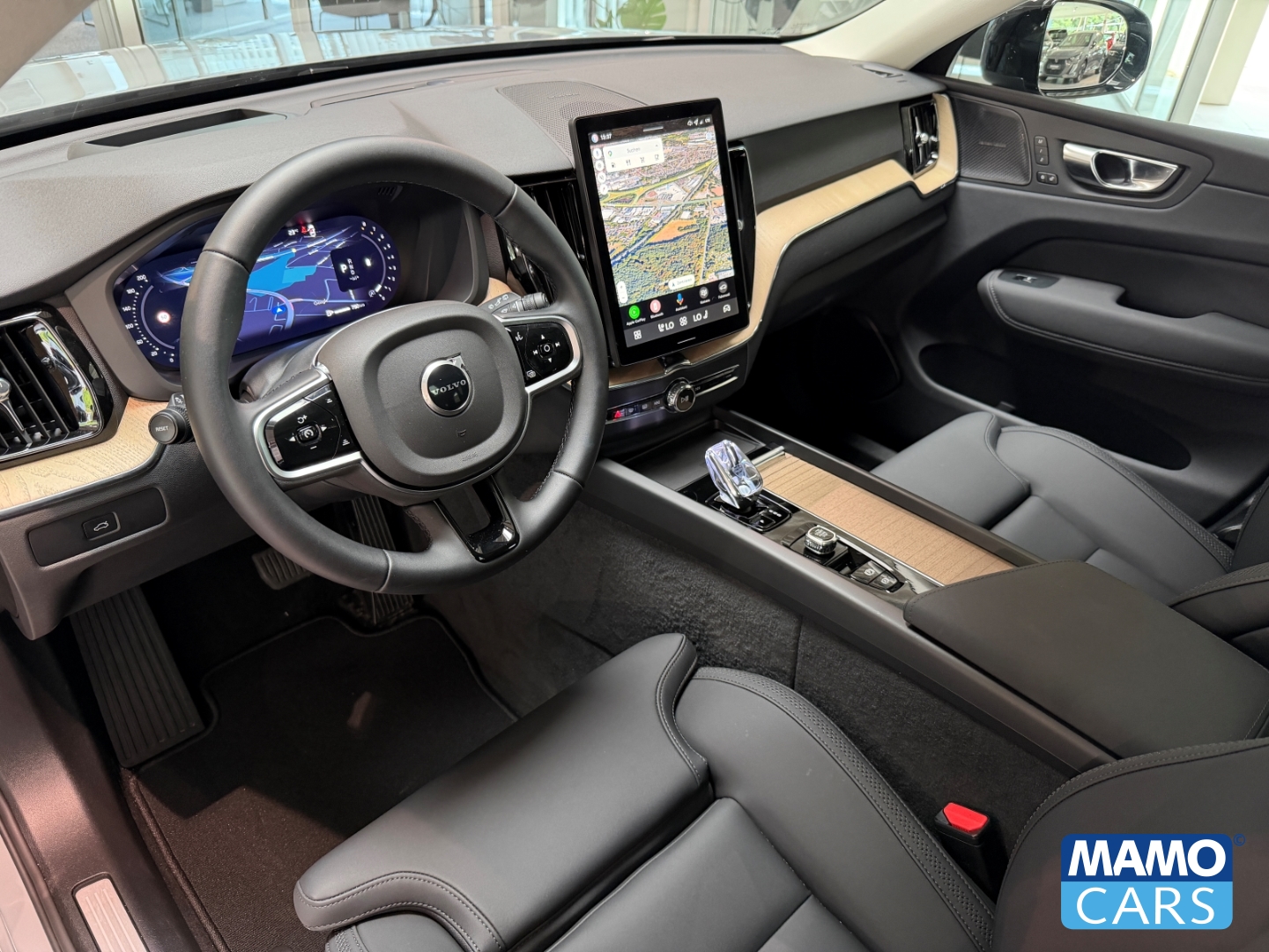 Fahrzeugabbildung Volvo XC60 B5 AWD Plus Dark ACC/BLIS/360°/SHZ/PANO