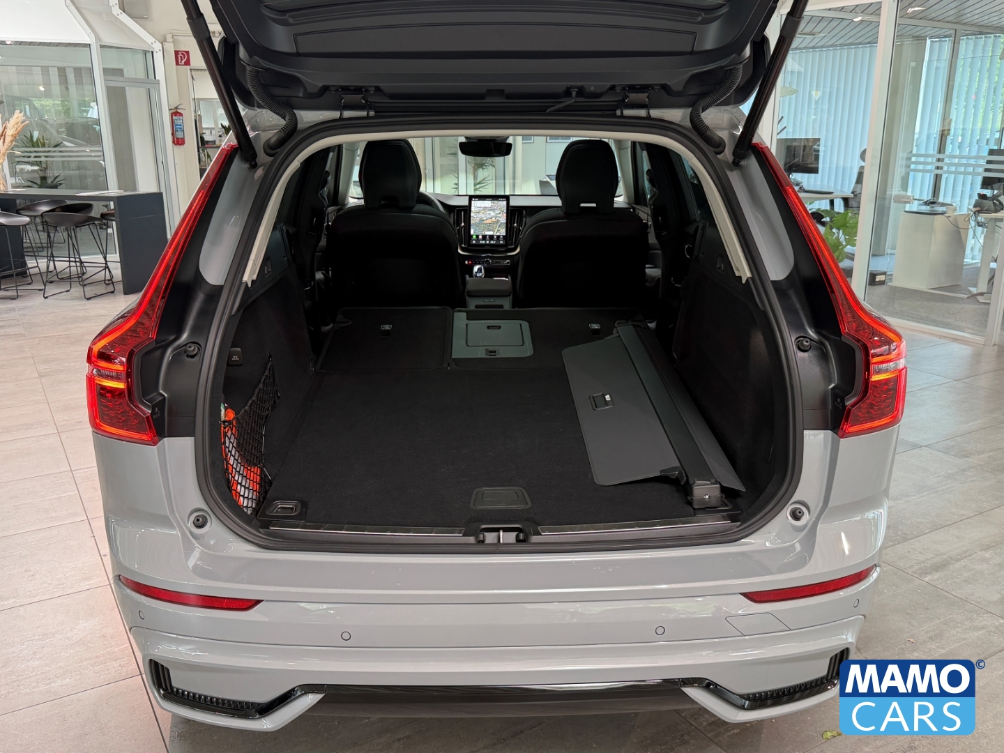 Fahrzeugabbildung Volvo XC60 B5 AWD Plus Dark ACC/BLIS/360°/SHZ/PANO