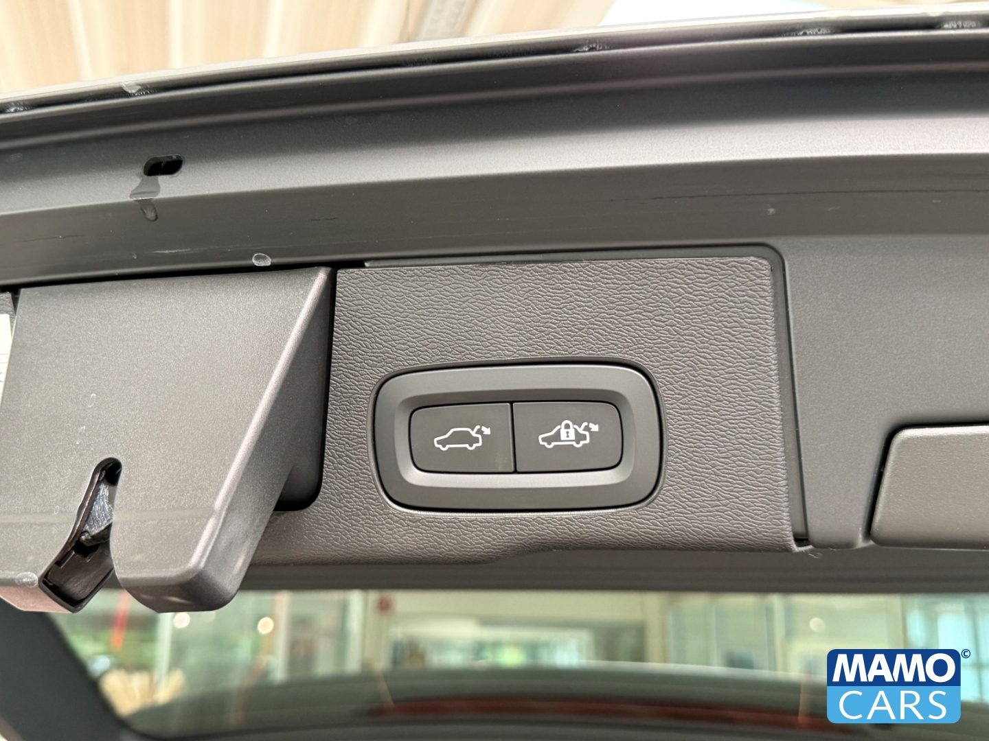 Fahrzeugabbildung Volvo XC60 B5 AWD Plus Dark ACC/BLIS/360°/SHZ/PANO