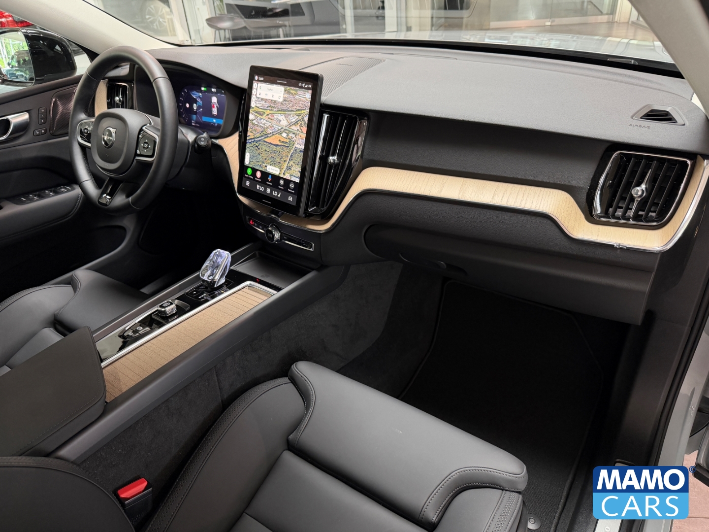 Fahrzeugabbildung Volvo XC60 B5 AWD Plus Dark ACC/BLIS/360°/SHZ/PANO