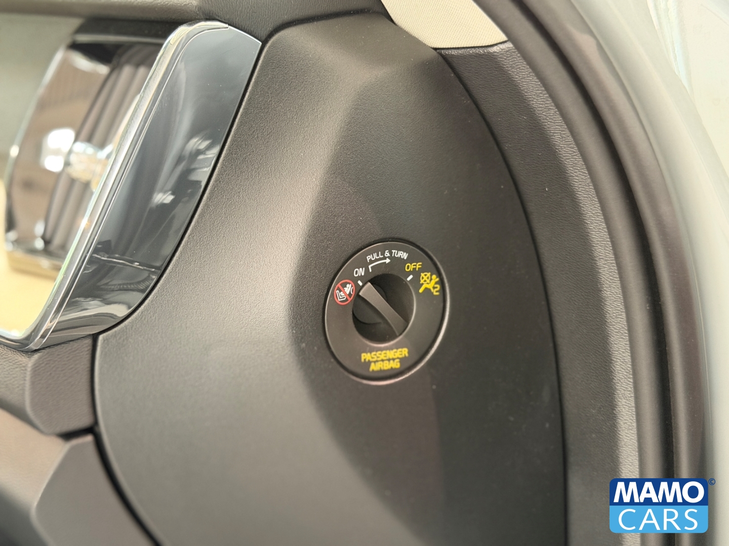 Fahrzeugabbildung Volvo XC60 B5 AWD Plus Dark ACC/BLIS/360°/SHZ/PANO