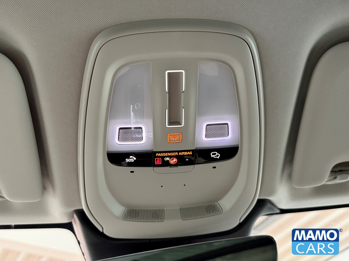 Fahrzeugabbildung Volvo XC60 B5 AWD Plus Dark ACC/BLIS/360°/SHZ/PANO