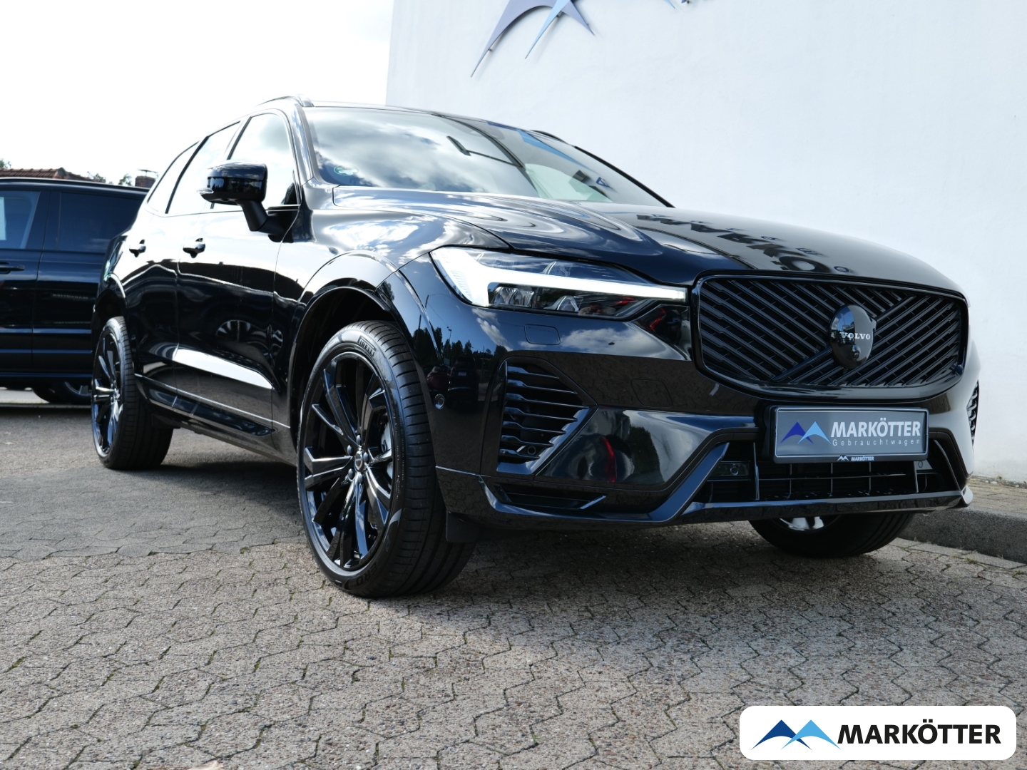 Fahrzeugabbildung Volvo XC60 T6 AWD Recharge Black Edition Plus STHZ/