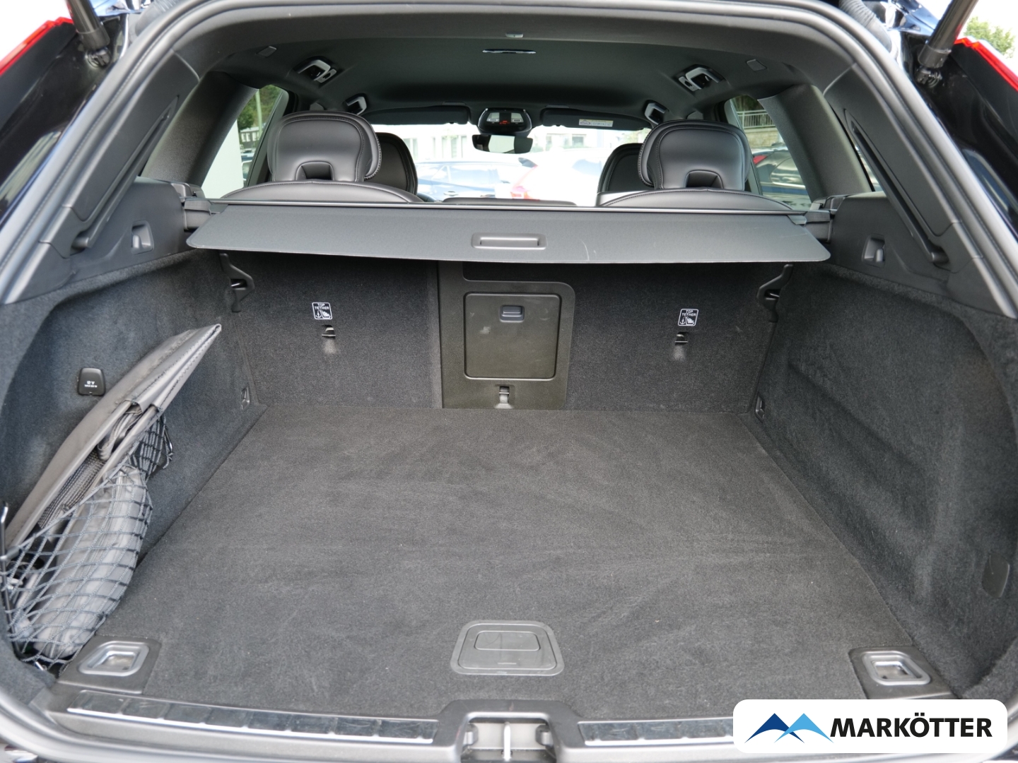 Fahrzeugabbildung Volvo XC60 T6 AWD Recharge Black Edition Plus STHZ/