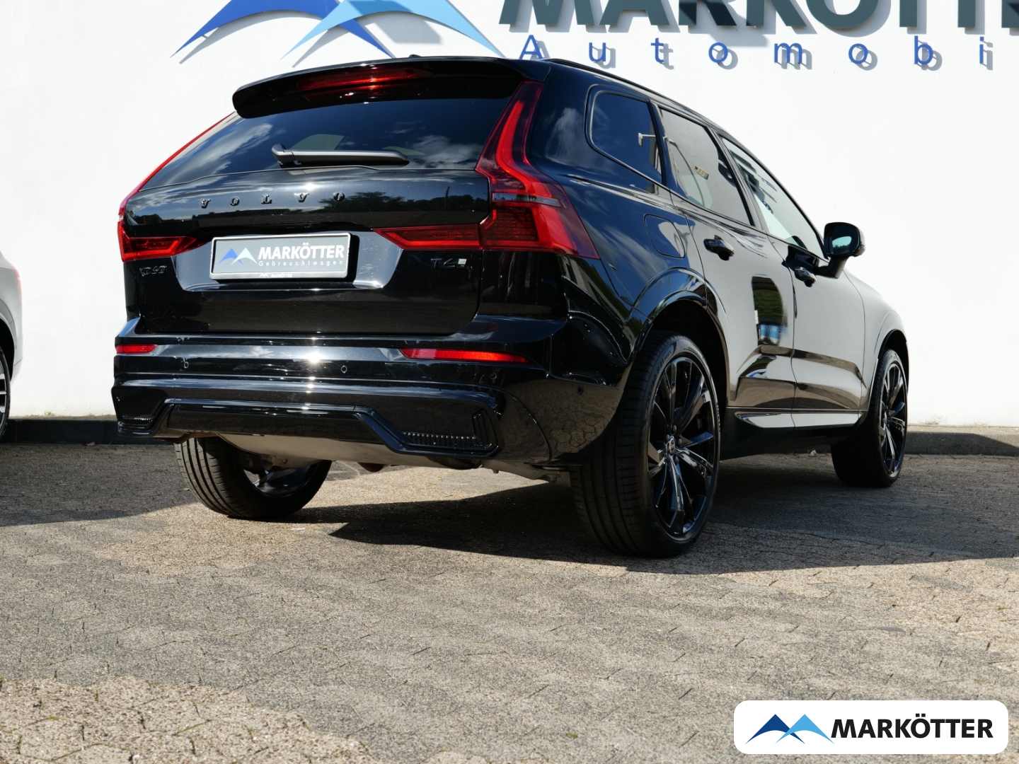 Fahrzeugabbildung Volvo XC60 T6 AWD Recharge Black Edition Plus STHZ/