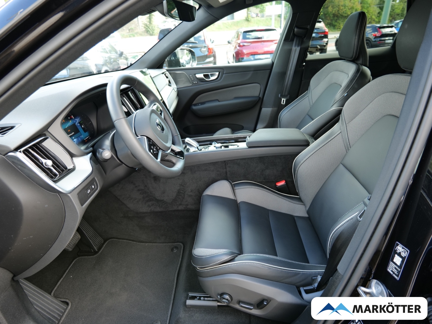 Fahrzeugabbildung Volvo XC60 T6 AWD Recharge Black Edition Plus STHZ/