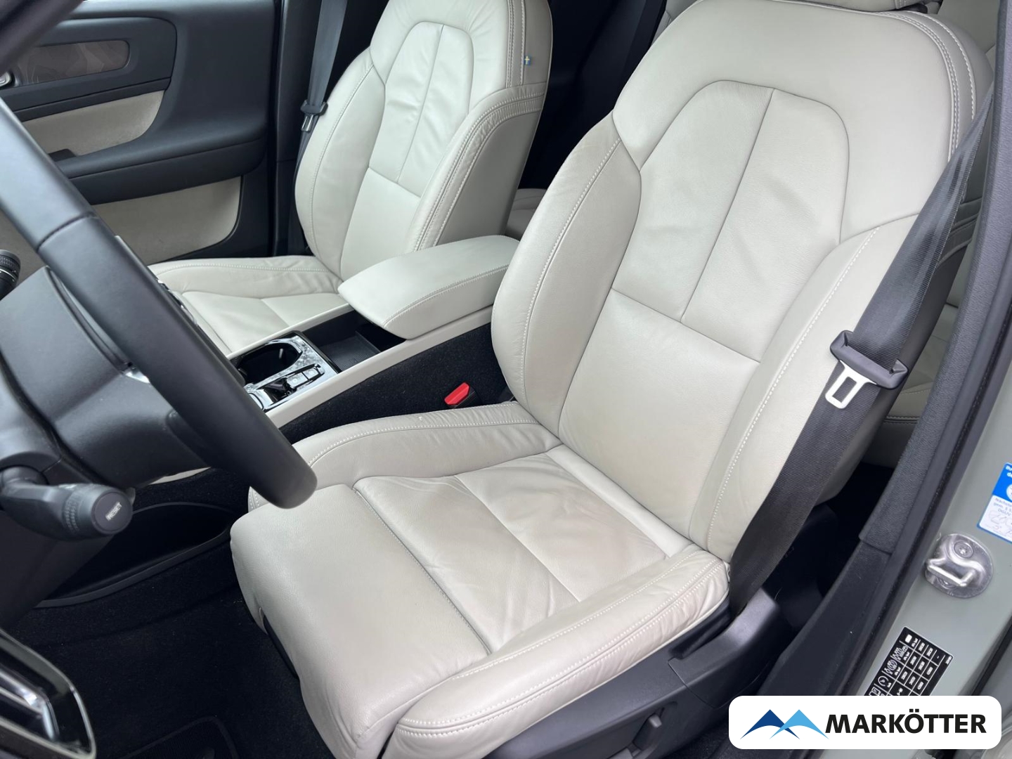 Fahrzeugabbildung Volvo XC40 Plus Bright Recharge Plug-In Hybrid CAM/ACC