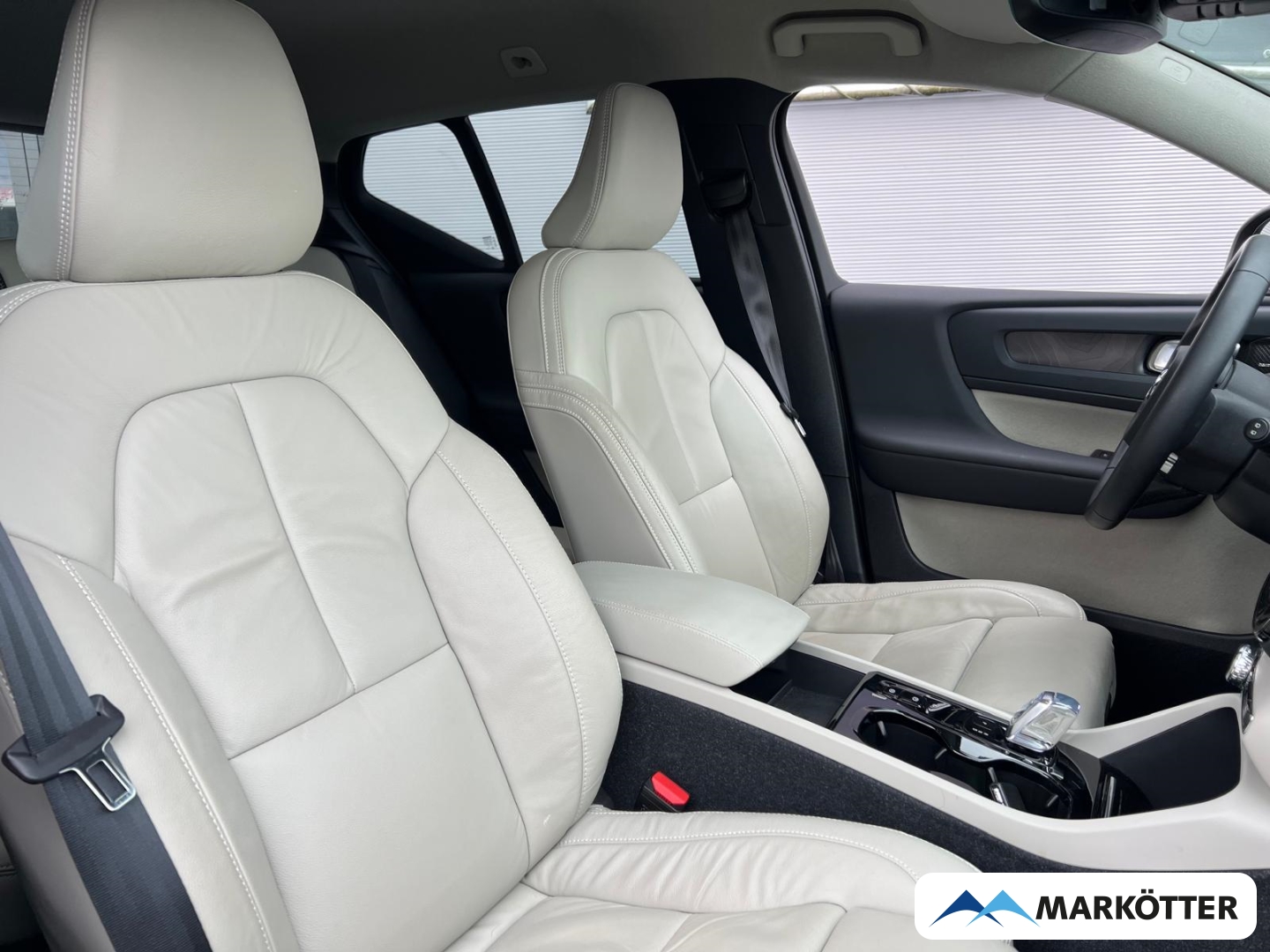 Fahrzeugabbildung Volvo XC40 Plus Bright Recharge Plug-In Hybrid CAM/ACC