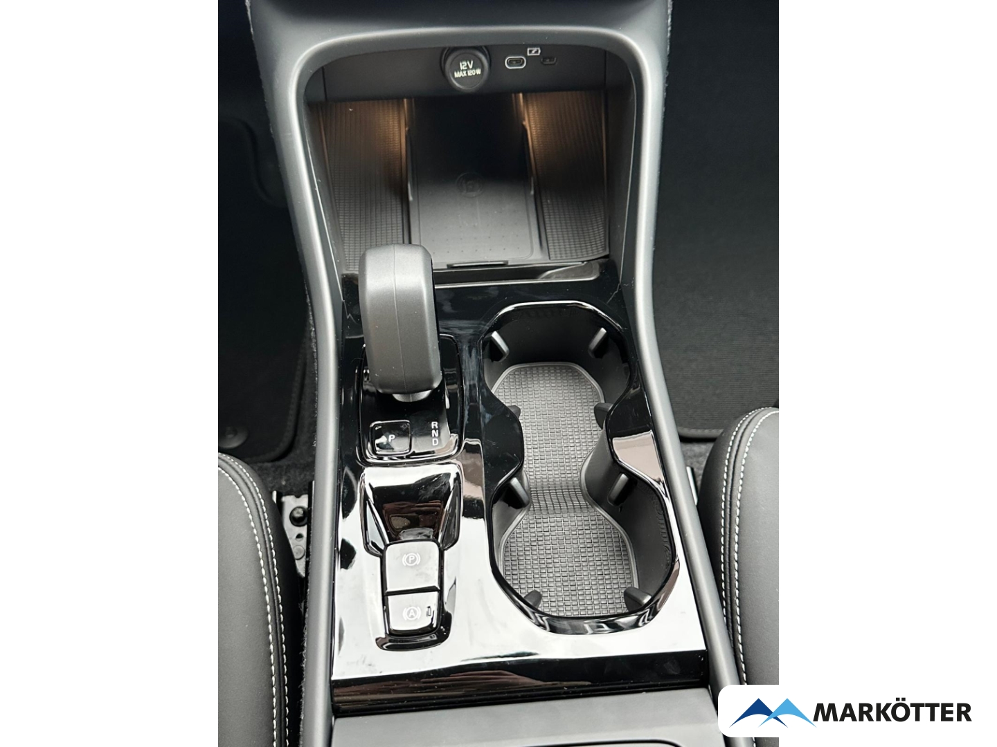 Fahrzeugabbildung Volvo XC40 B3 Plus Dark 2WD 360° Kamera/BLIS /ACC