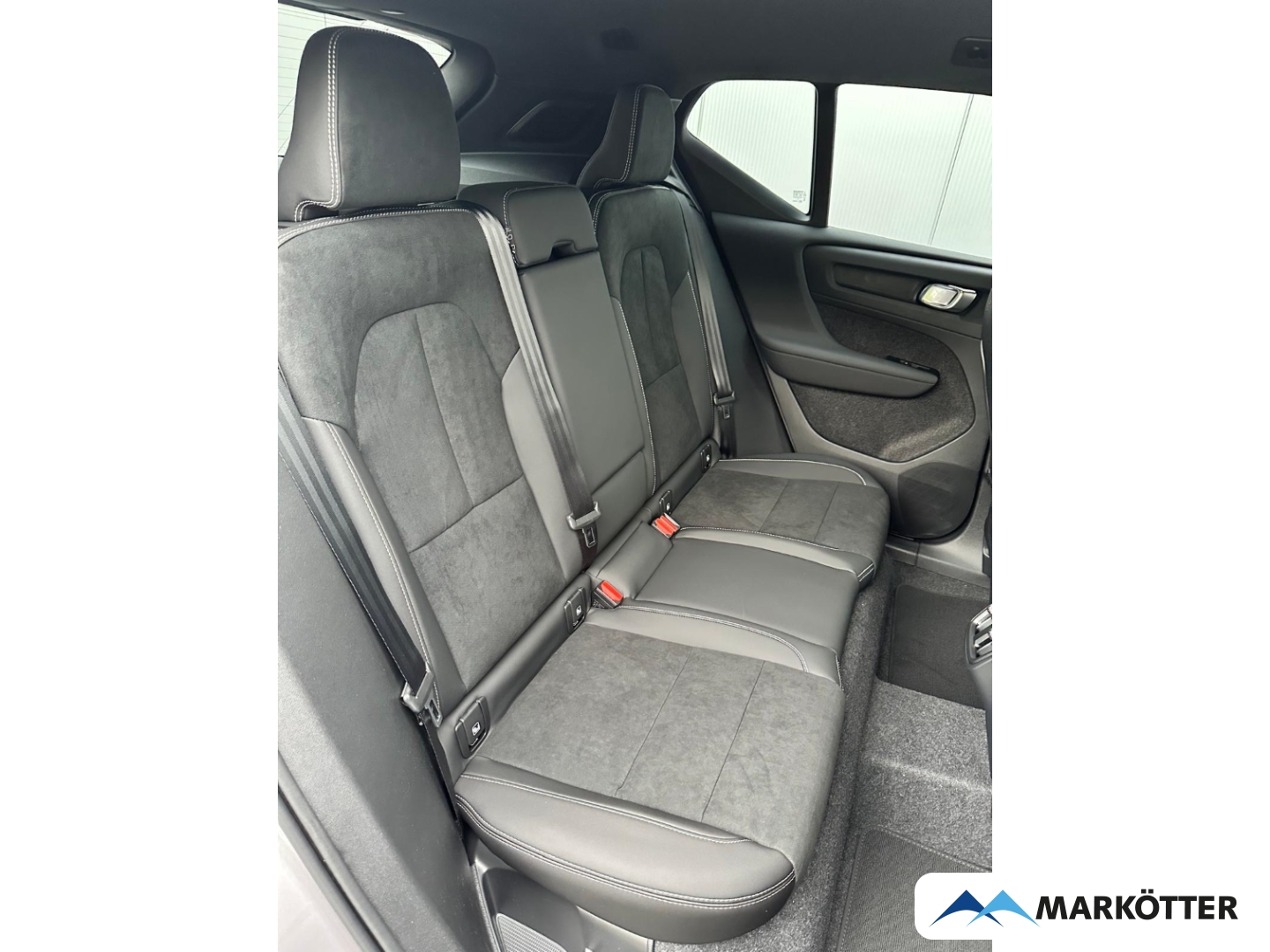 Fahrzeugabbildung Volvo XC40 B3 Plus Dark 2WD 360° Kamera/BLIS /ACC