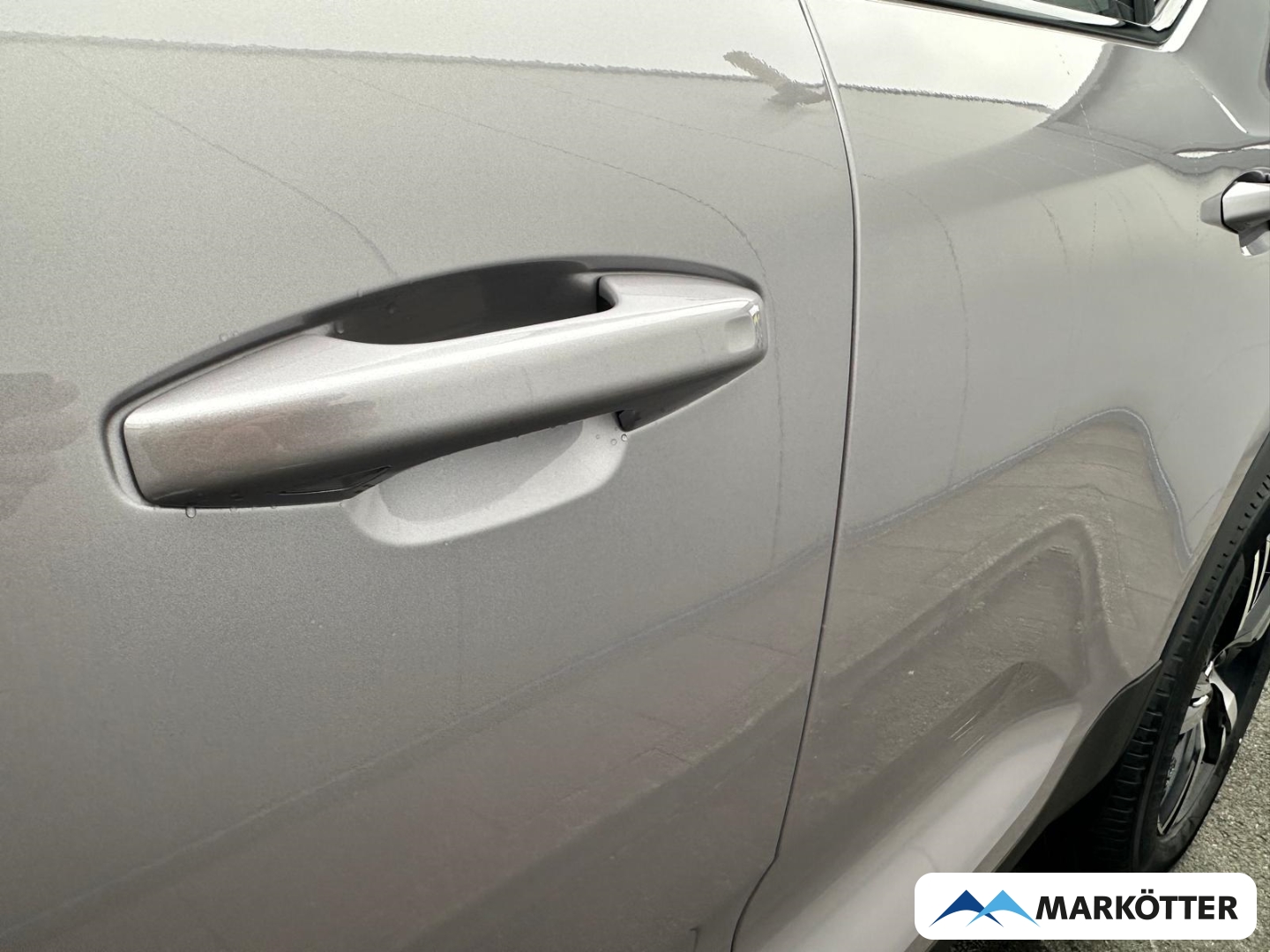 Fahrzeugabbildung Volvo XC40 B3 Plus Dark 2WD 360° Kamera/BLIS /ACC