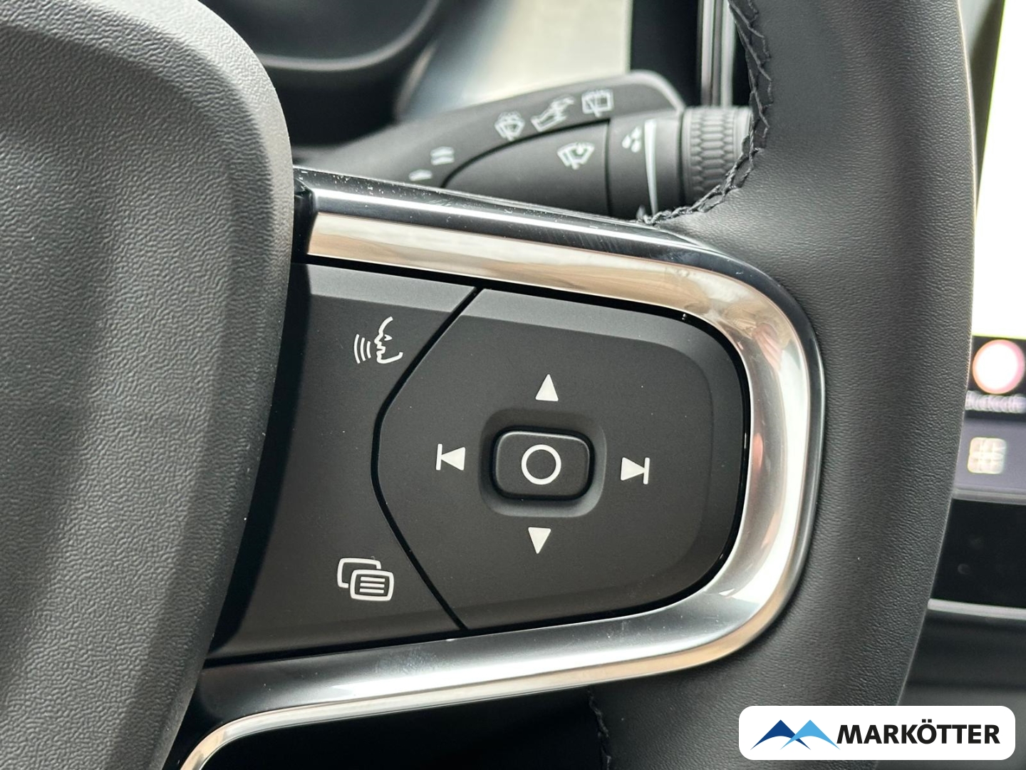 Fahrzeugabbildung Volvo XC40 B3 Plus Dark 2WD 360° Kamera/BLIS /ACC