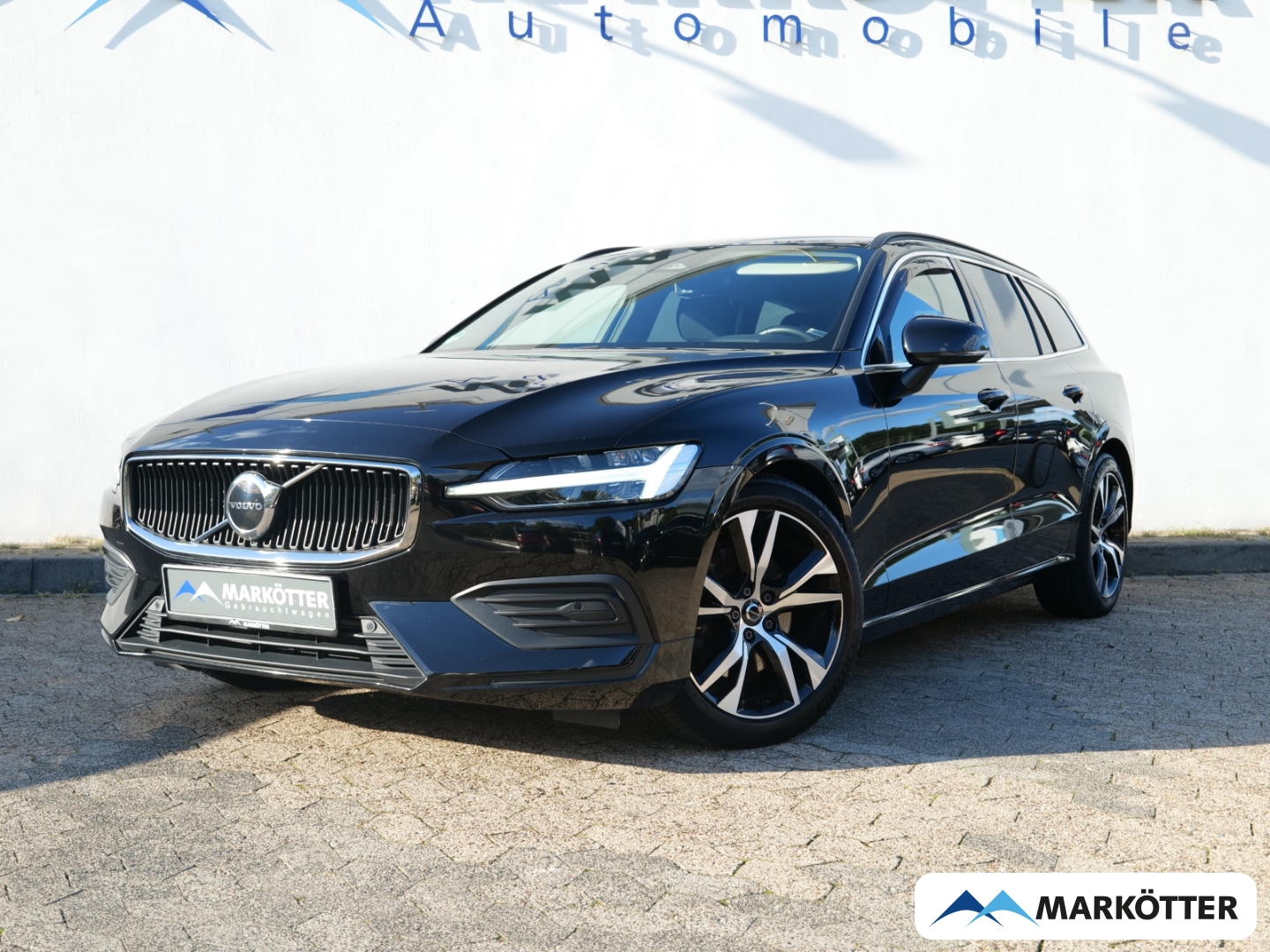 Fahrzeugabbildung Volvo V60 B4 Core /AHK/18 Zoll/Fahrassistenzpaket Pro/