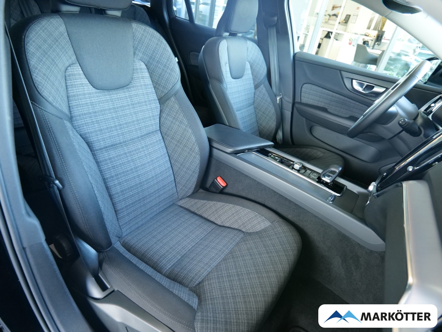 Fahrzeugabbildung Volvo V60 B4 Core /AHK/18 Zoll/Fahrassistenzpaket Pro/