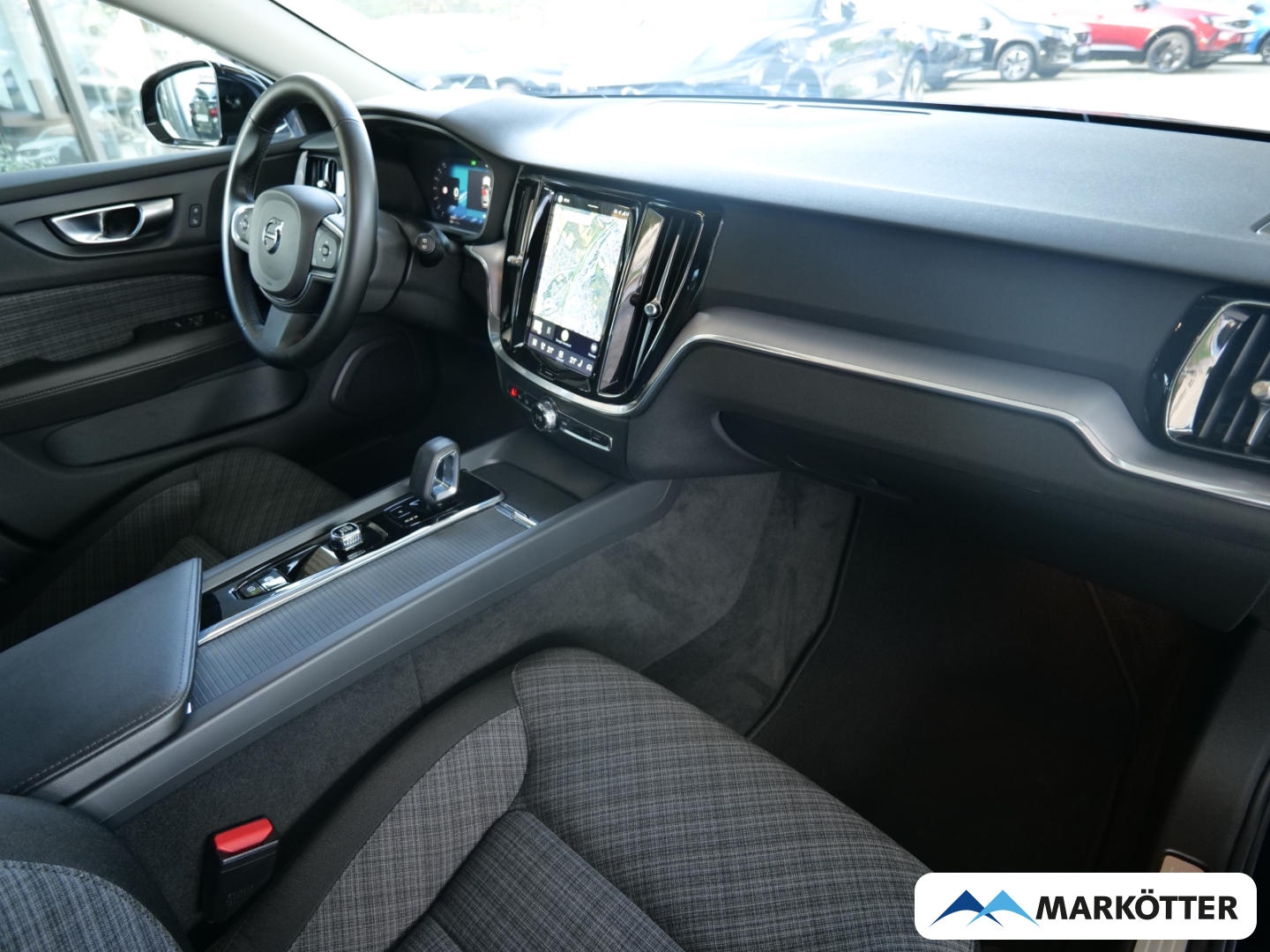 Fahrzeugabbildung Volvo V60 B4 Core /AHK/18 Zoll/Fahrassistenzpaket Pro/