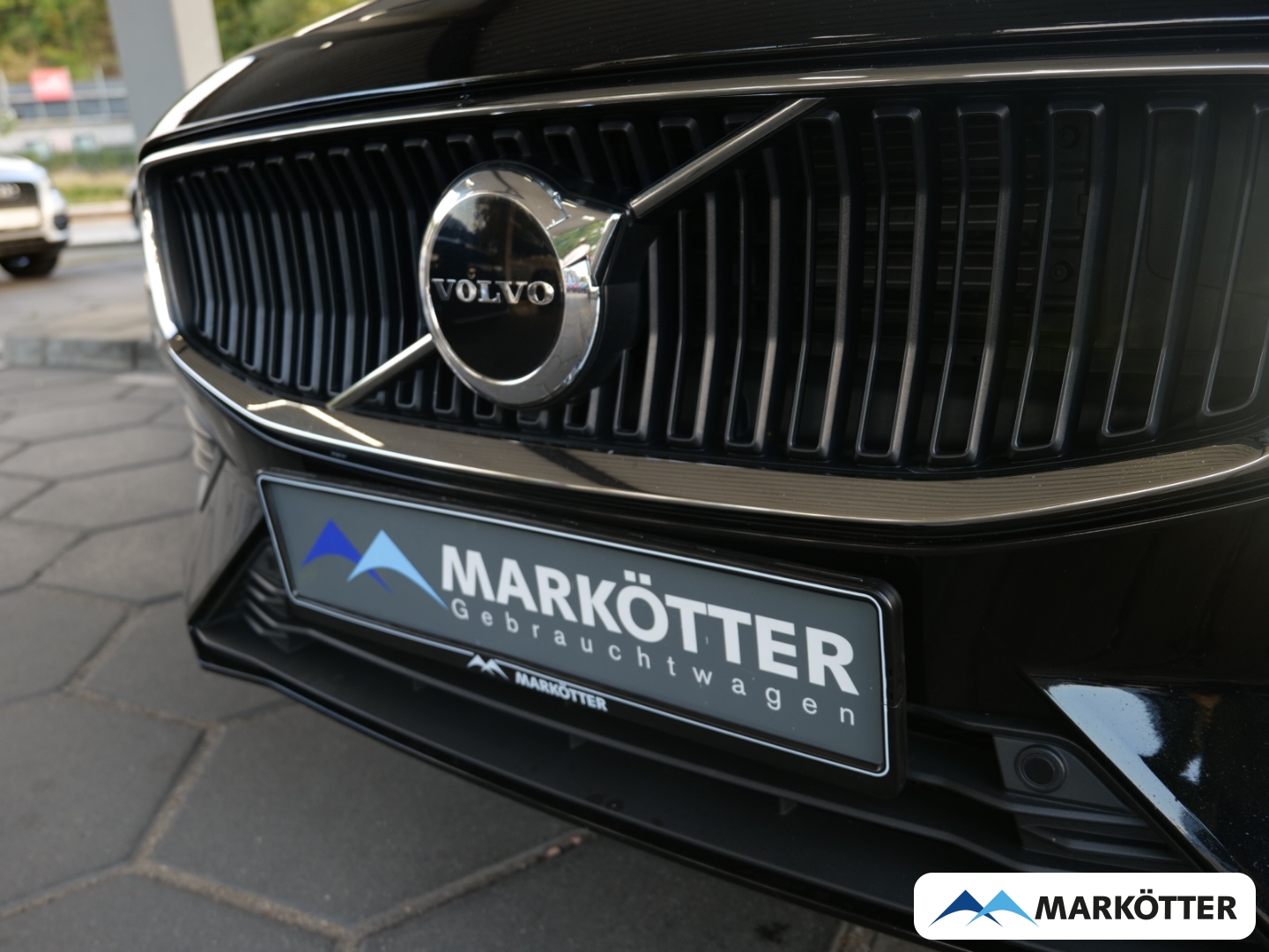 Fahrzeugabbildung Volvo V60 B4 Core /AHK/18 Zoll/Fahrassistenzpaket Pro/