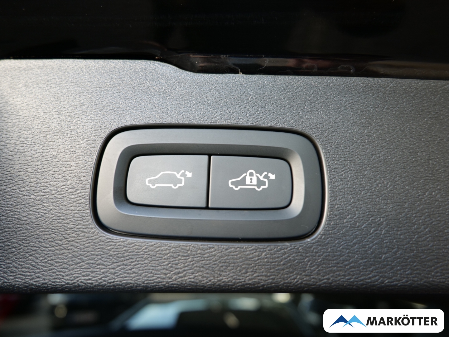 Fahrzeugabbildung Volvo V60 B4 Core /AHK/18 Zoll/Fahrassistenzpaket Pro/
