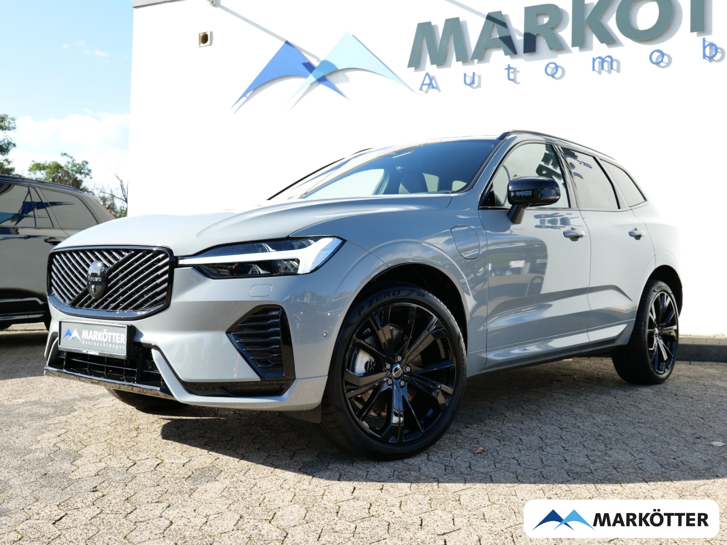Fahrzeugabbildung Volvo XC60 T6 AWD Recharge Black Edition Plus STHZ/CAM
