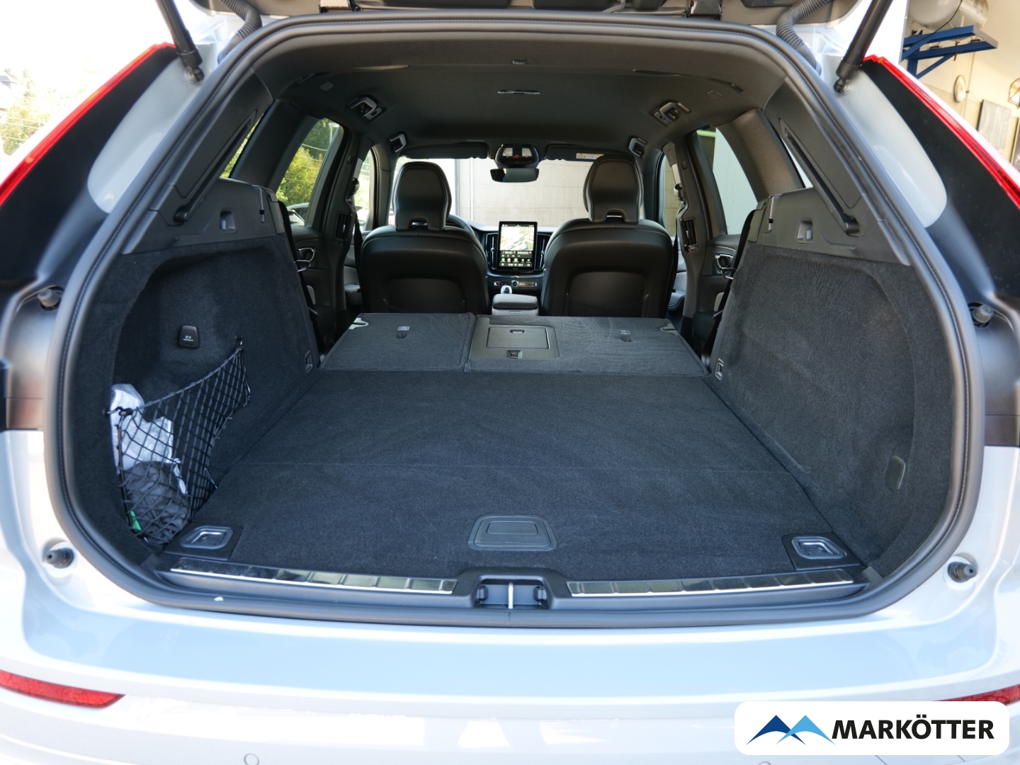 Fahrzeugabbildung Volvo XC60 T6 AWD Recharge Black Edition Plus STHZ/CAM