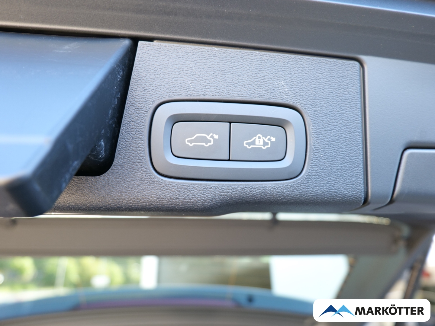 Fahrzeugabbildung Volvo XC60 T6 AWD Recharge Black Edition Plus STHZ/CAM