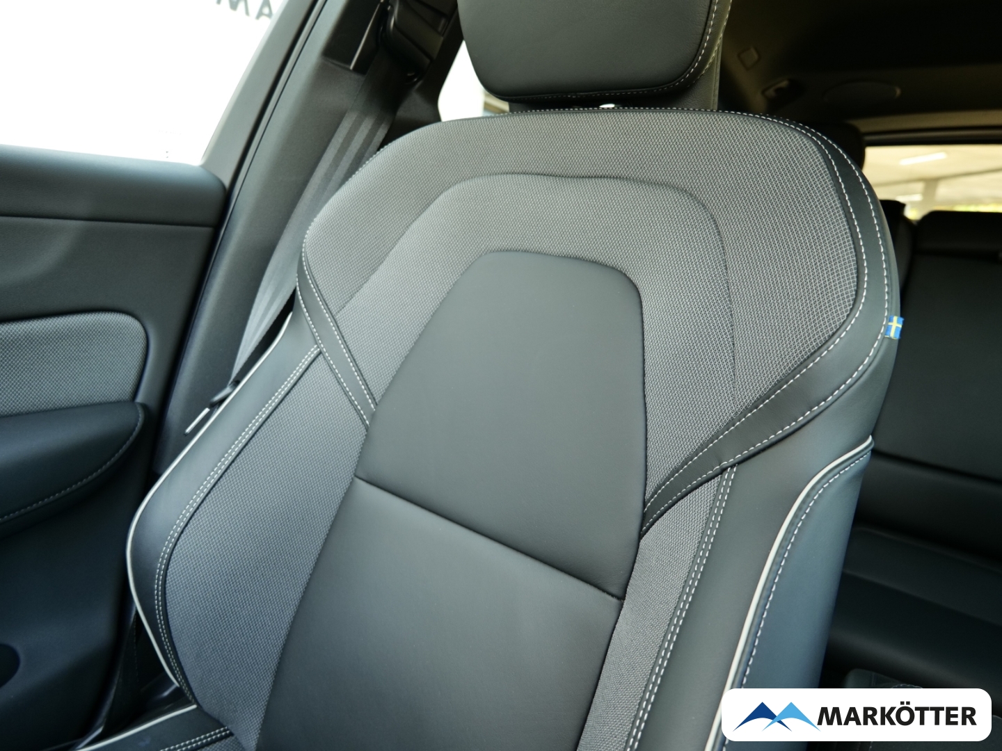 Fahrzeugabbildung Volvo XC60 T6 AWD Recharge Black Edition Plus STHZ/CAM