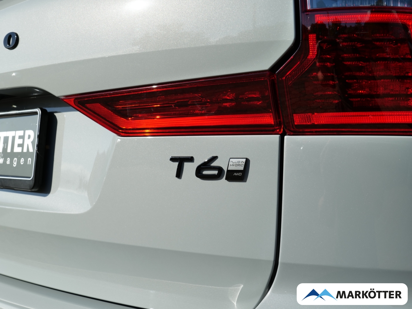 Fahrzeugabbildung Volvo XC60 T6 AWD Recharge Black Edition Plus STHZ/CAM