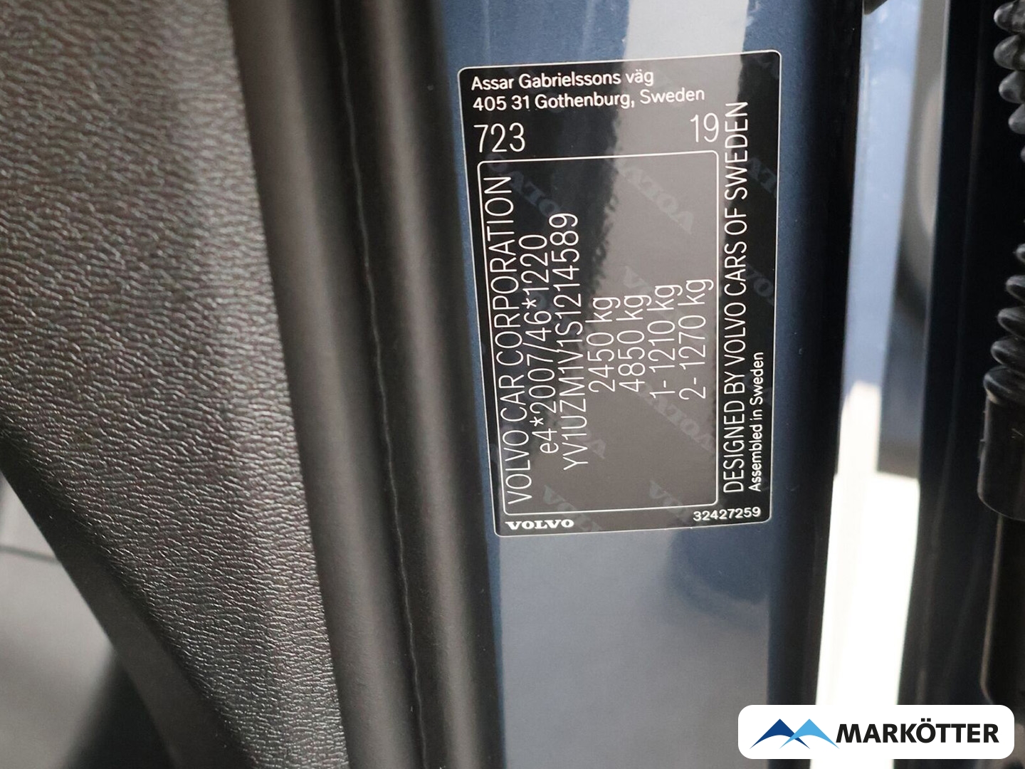 Fahrzeugabbildung Volvo XC60 B5 AWD Plus Dark Four-C/HEAD-UP/PANO/360CAM