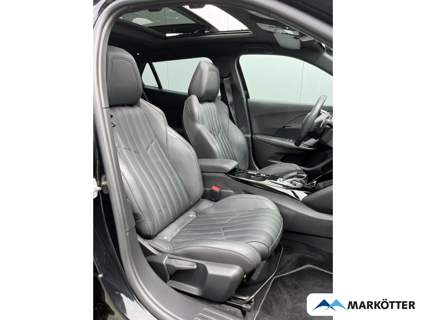 Fahrzeugabbildung Peugeot 2008 GT ACC/AHK/Keyless/Kamera/Massage/S-Dach