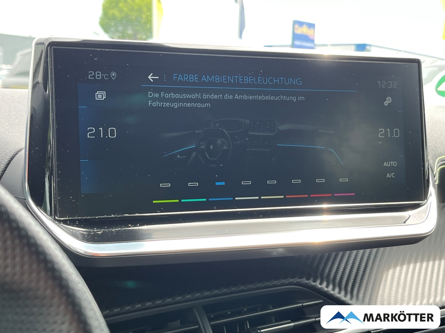 Fahrzeugabbildung Peugeot 2008 GT ACC/AHK/Keyless/Kamera/Massage/S-Dach