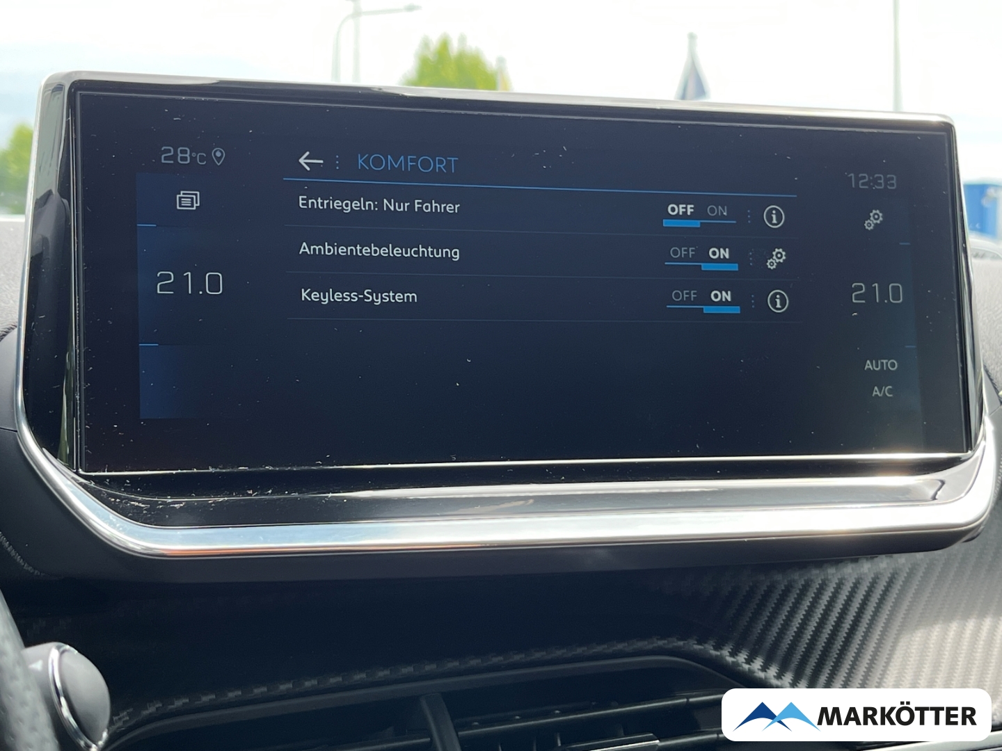 Fahrzeugabbildung Peugeot 2008 GT ACC/AHK/Keyless/Kamera/Massage/S-Dach
