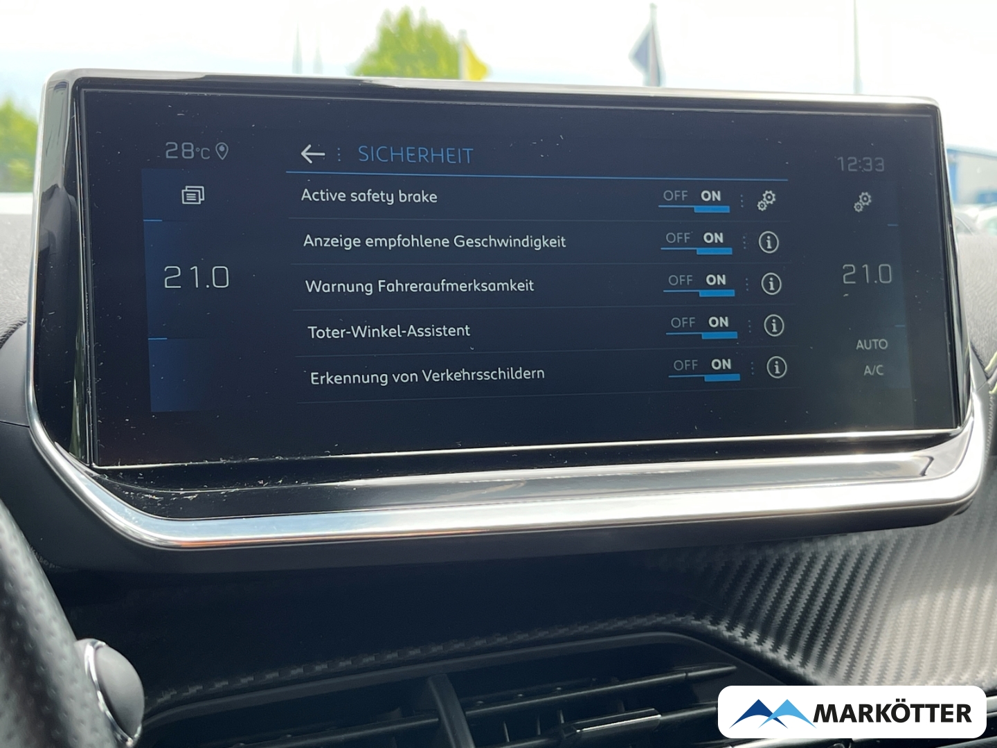 Fahrzeugabbildung Peugeot 2008 GT ACC/AHK/Keyless/Kamera/Massage/S-Dach