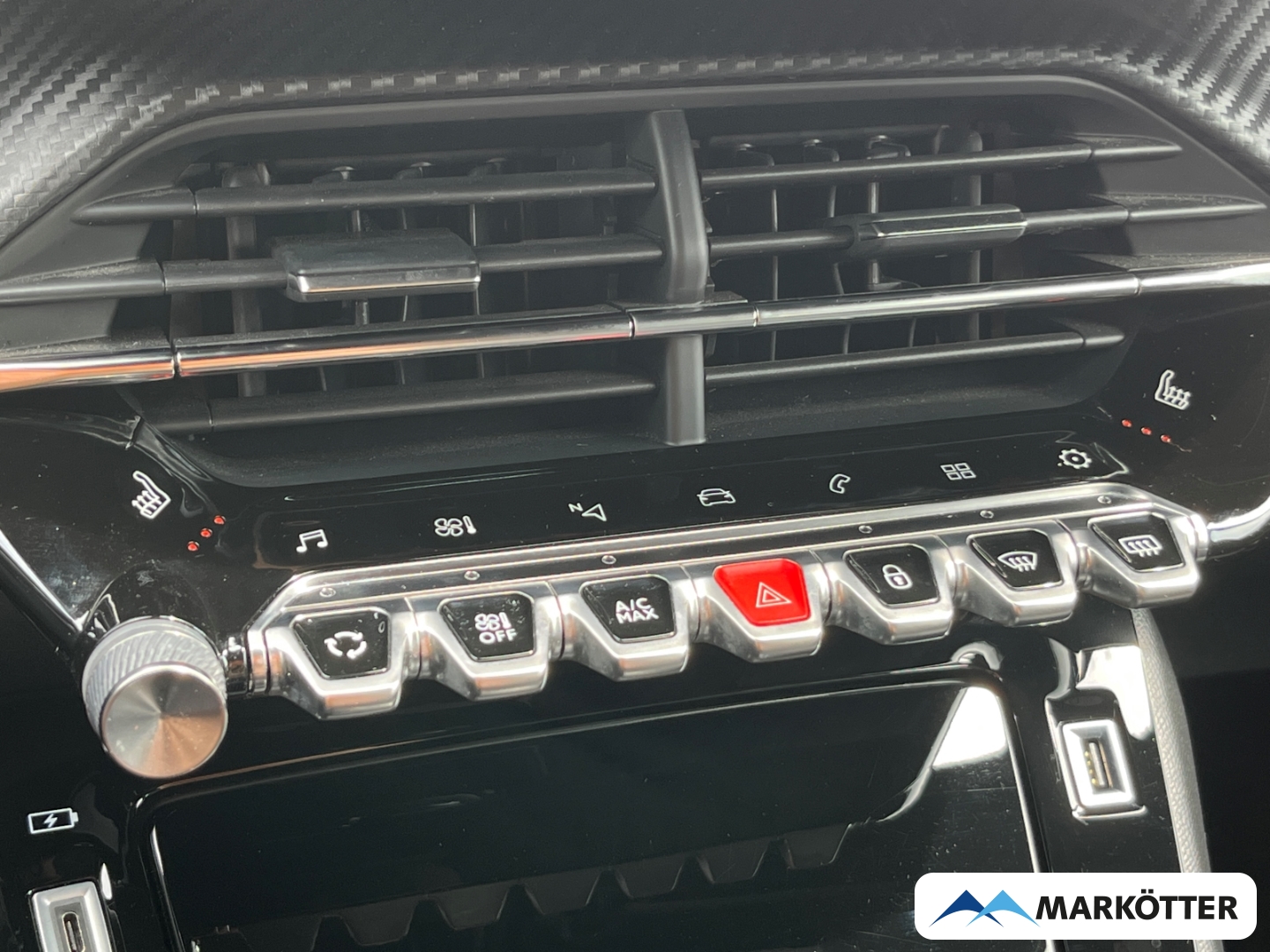 Fahrzeugabbildung Peugeot 2008 GT ACC/AHK/Keyless/Kamera/Massage/S-Dach