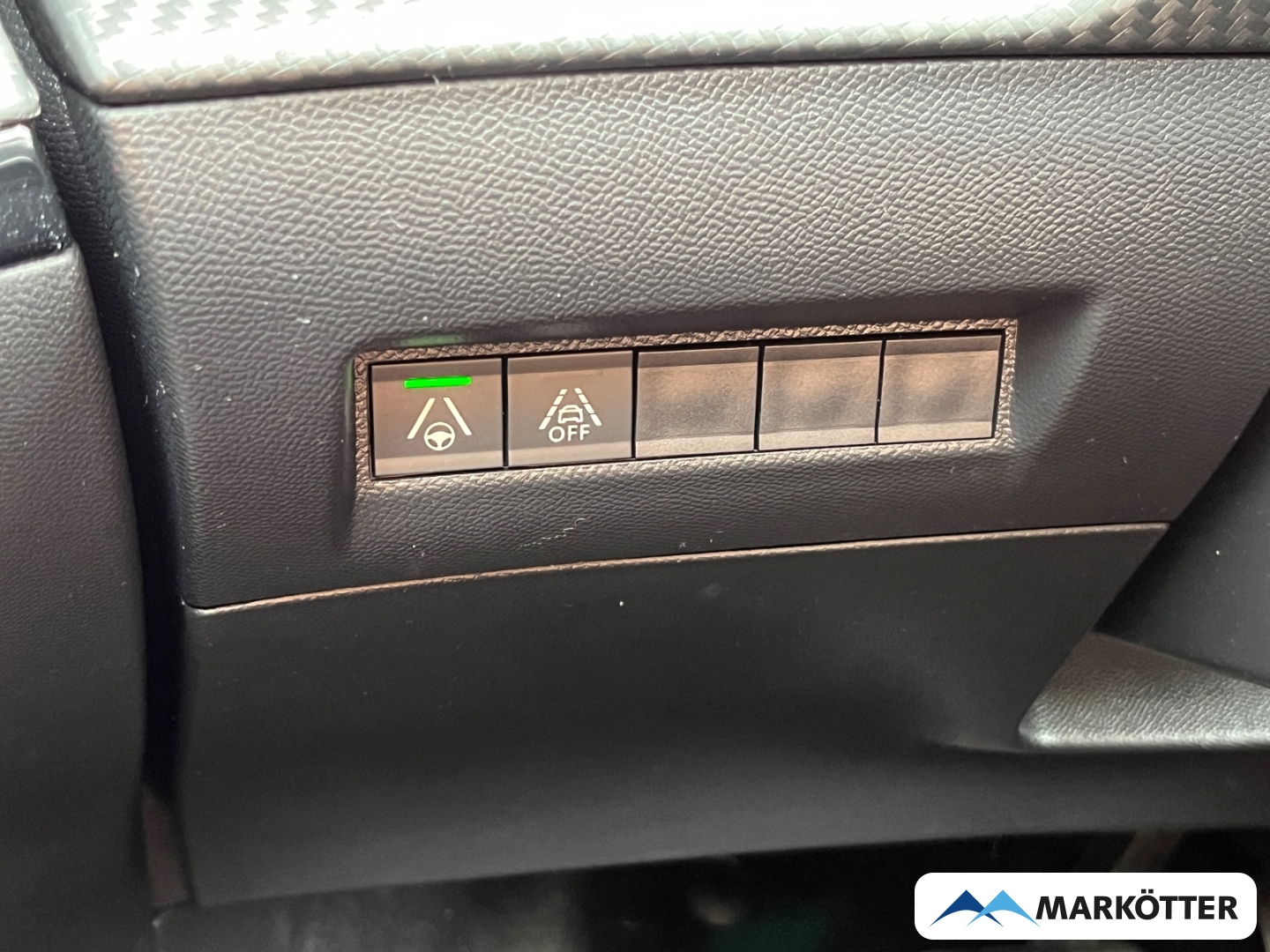 Fahrzeugabbildung Peugeot 2008 GT ACC/AHK/Keyless/Kamera/Massage/S-Dach
