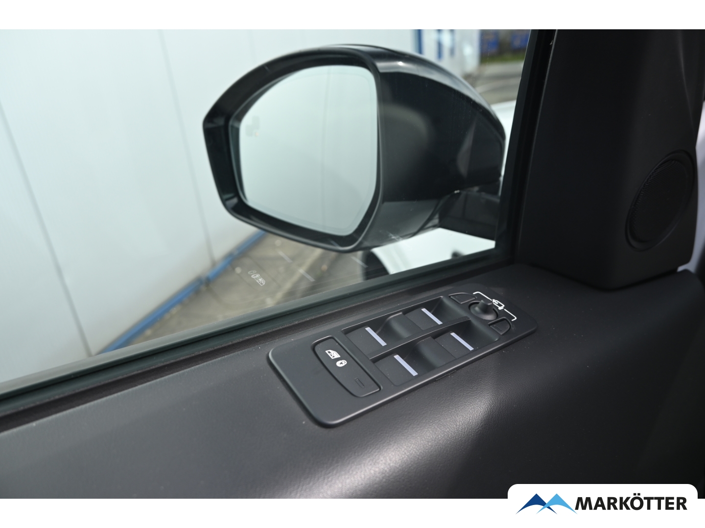 Fahrzeugabbildung Land Rover Discovery Sport P300e R-Dynamic HSE Navi/Pano/ACC