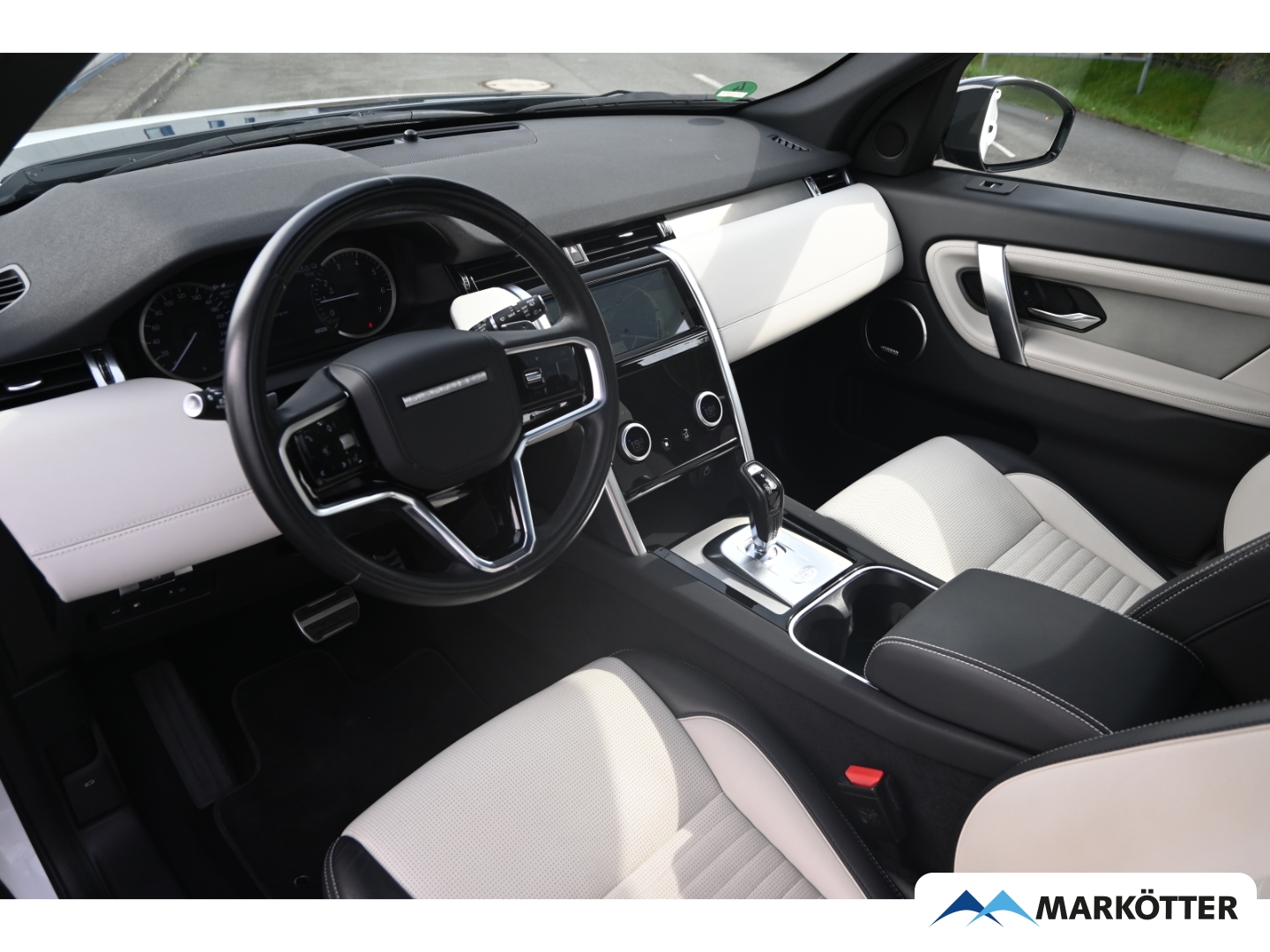 Fahrzeugabbildung Land Rover Discovery Sport P300e R-Dynamic HSE Navi/Pano/ACC