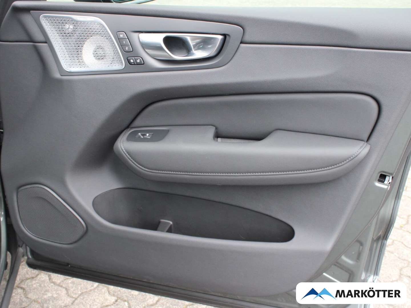 Fahrzeugabbildung Volvo XC60 B5 FACELIFT Ultra Dark AWD/LHZ/SHZ/360/LUFT