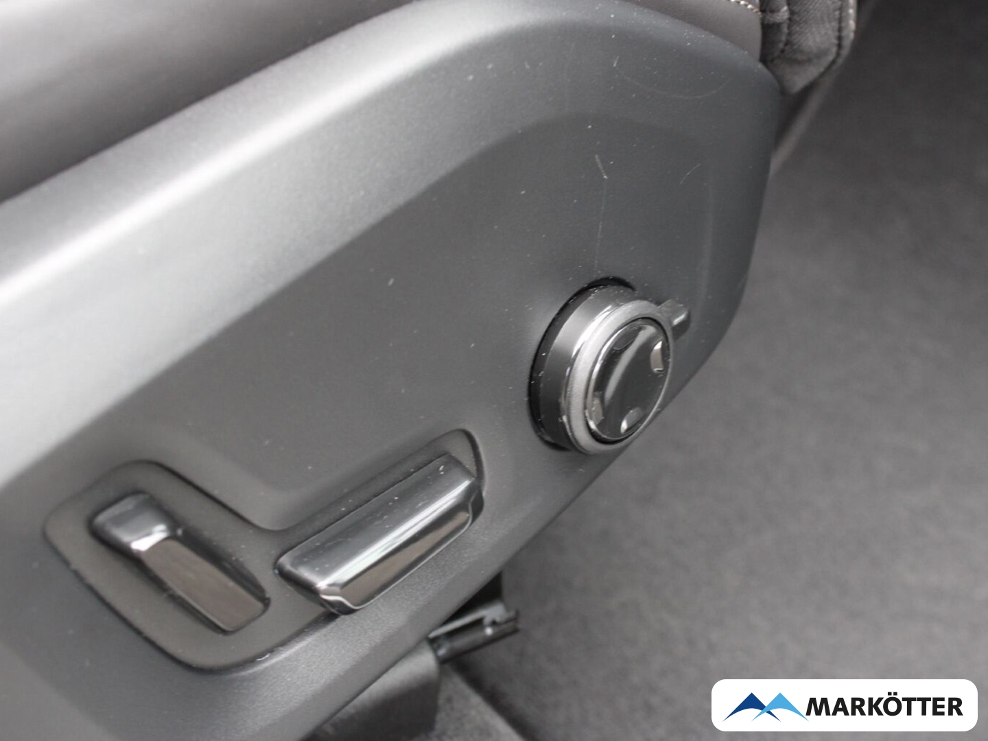 Fahrzeugabbildung Volvo XC60 B5 FACELIFT Ultra Dark AWD/LHZ/SHZ/360/LUFT