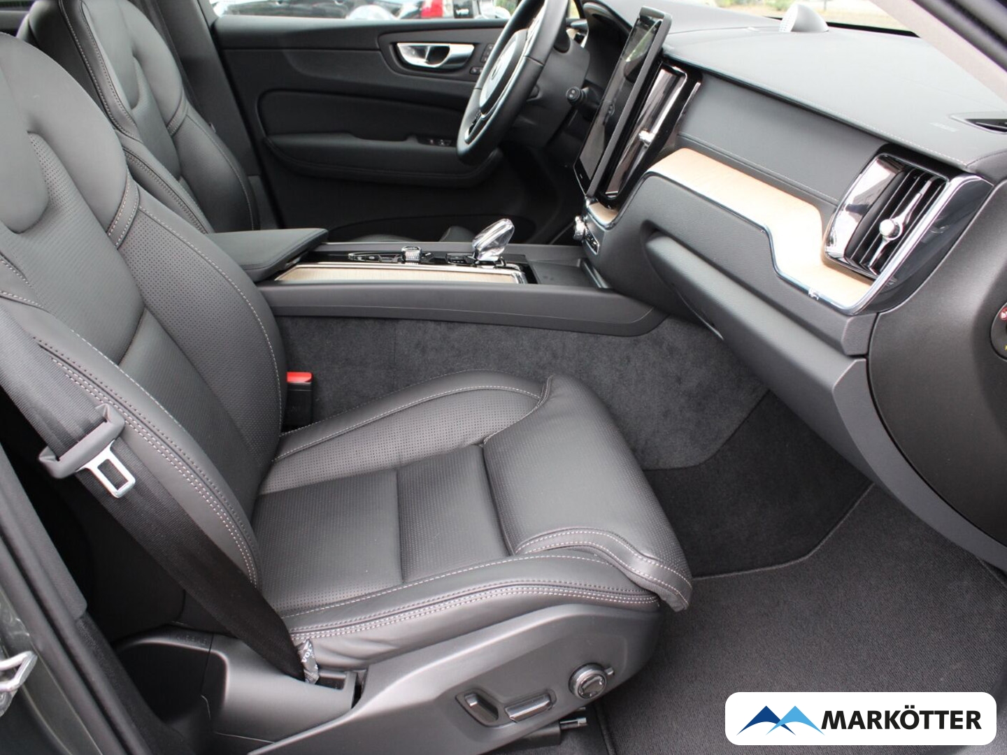 Fahrzeugabbildung Volvo XC60 B5 FACELIFT Ultra Dark AWD/LHZ/SHZ/360/LUFT