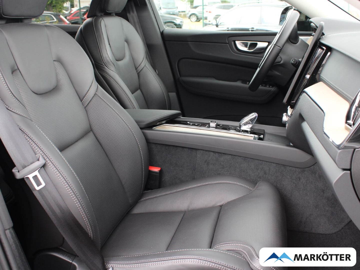 Fahrzeugabbildung Volvo XC60 B5 FACELIFT Ultra Dark AWD/LHZ/SHZ/360/LUFT